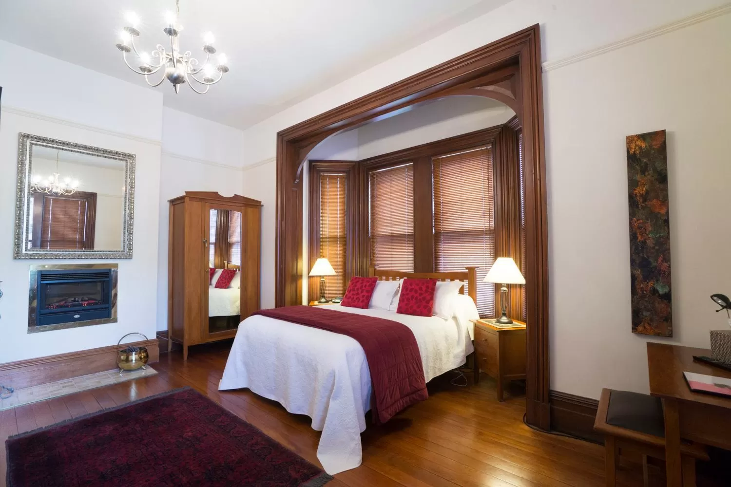 TV and multimedia, Bed in The Classic Villa