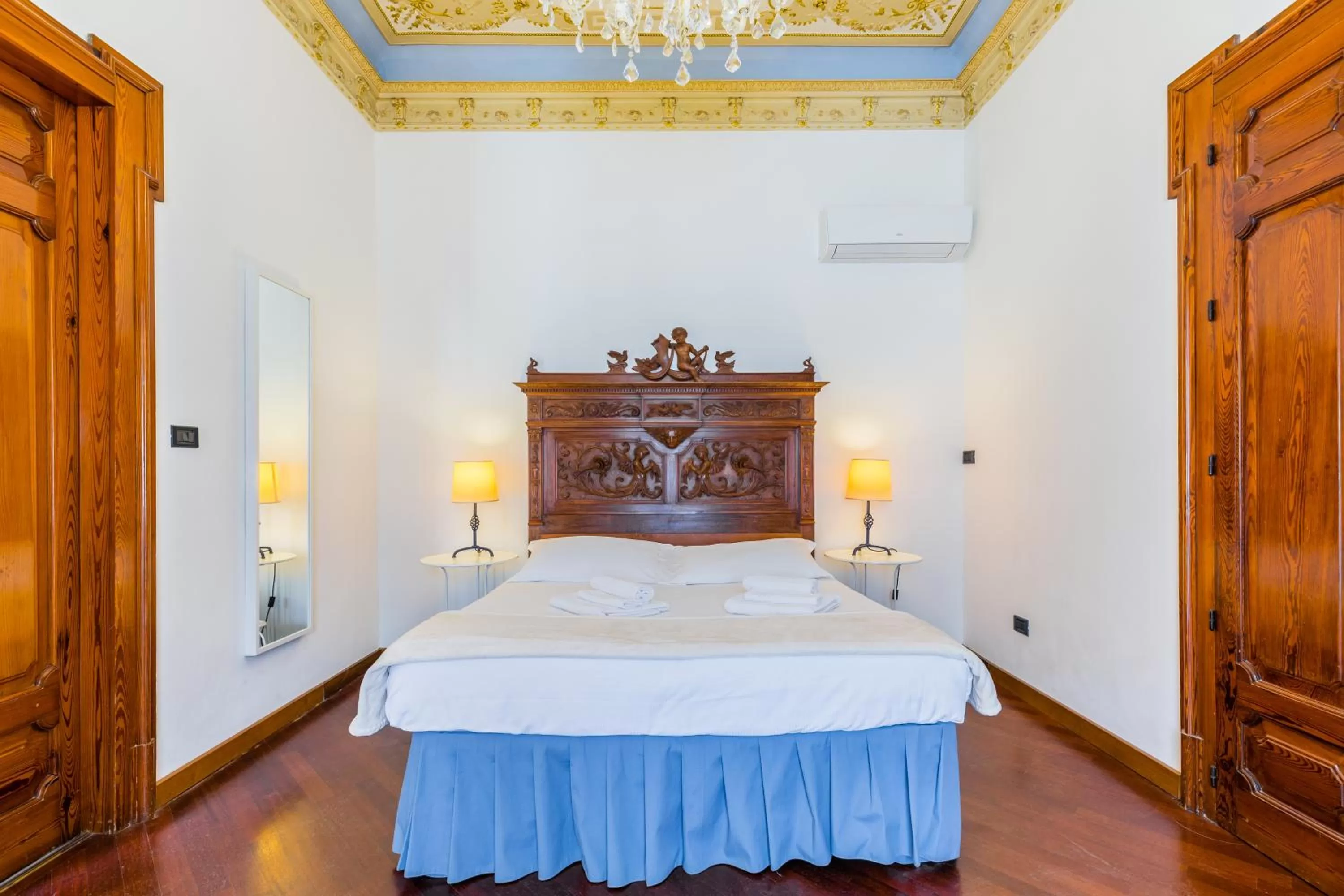 Bedroom, Bed in Palazzo Montalbano