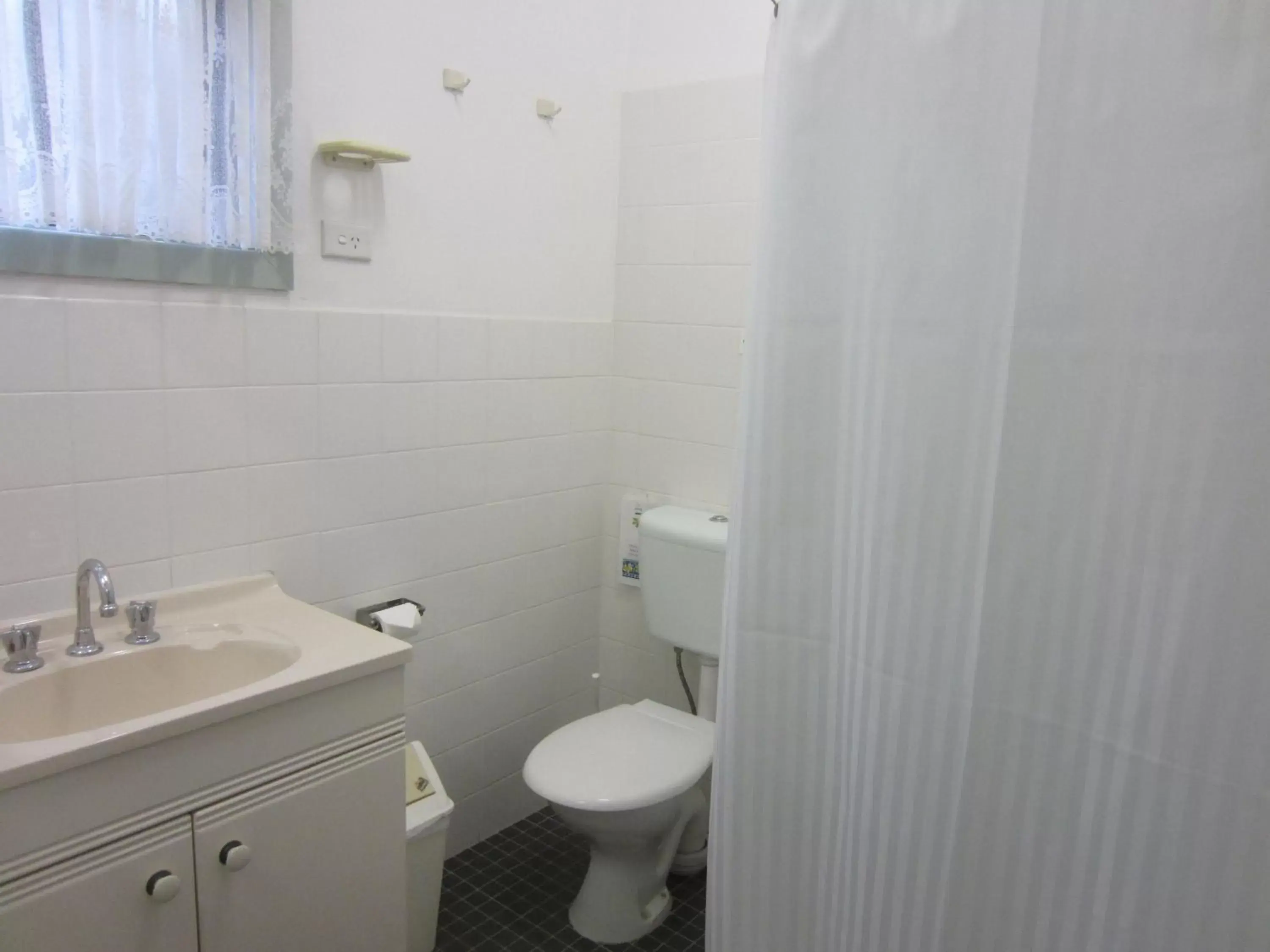 Bathroom in Lake Forbes Motel