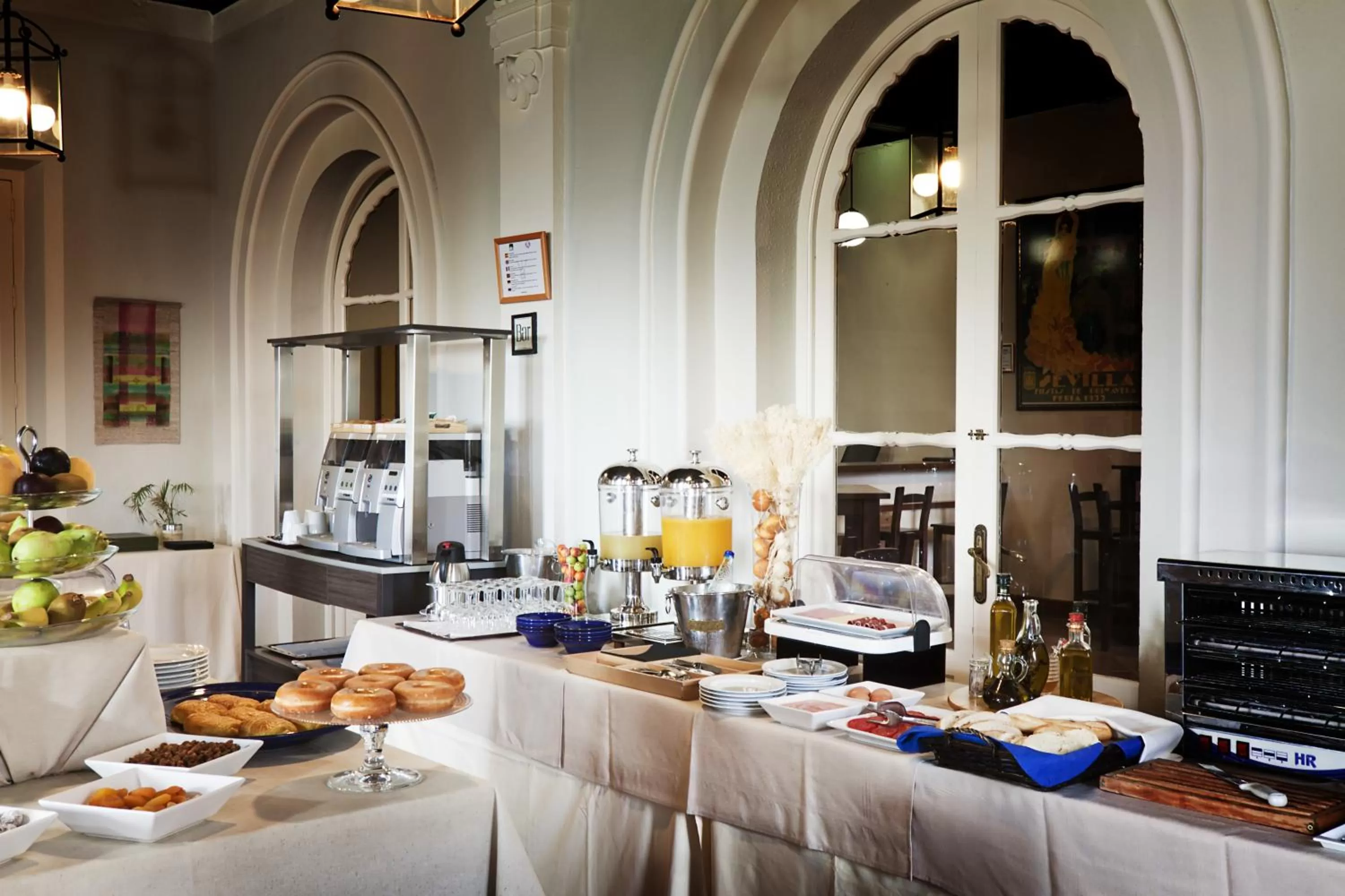 Restaurant/places to eat in Hotel Oromana