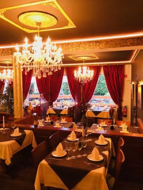 Restaurant/Places to Eat in Hotel Restaurant Byblos