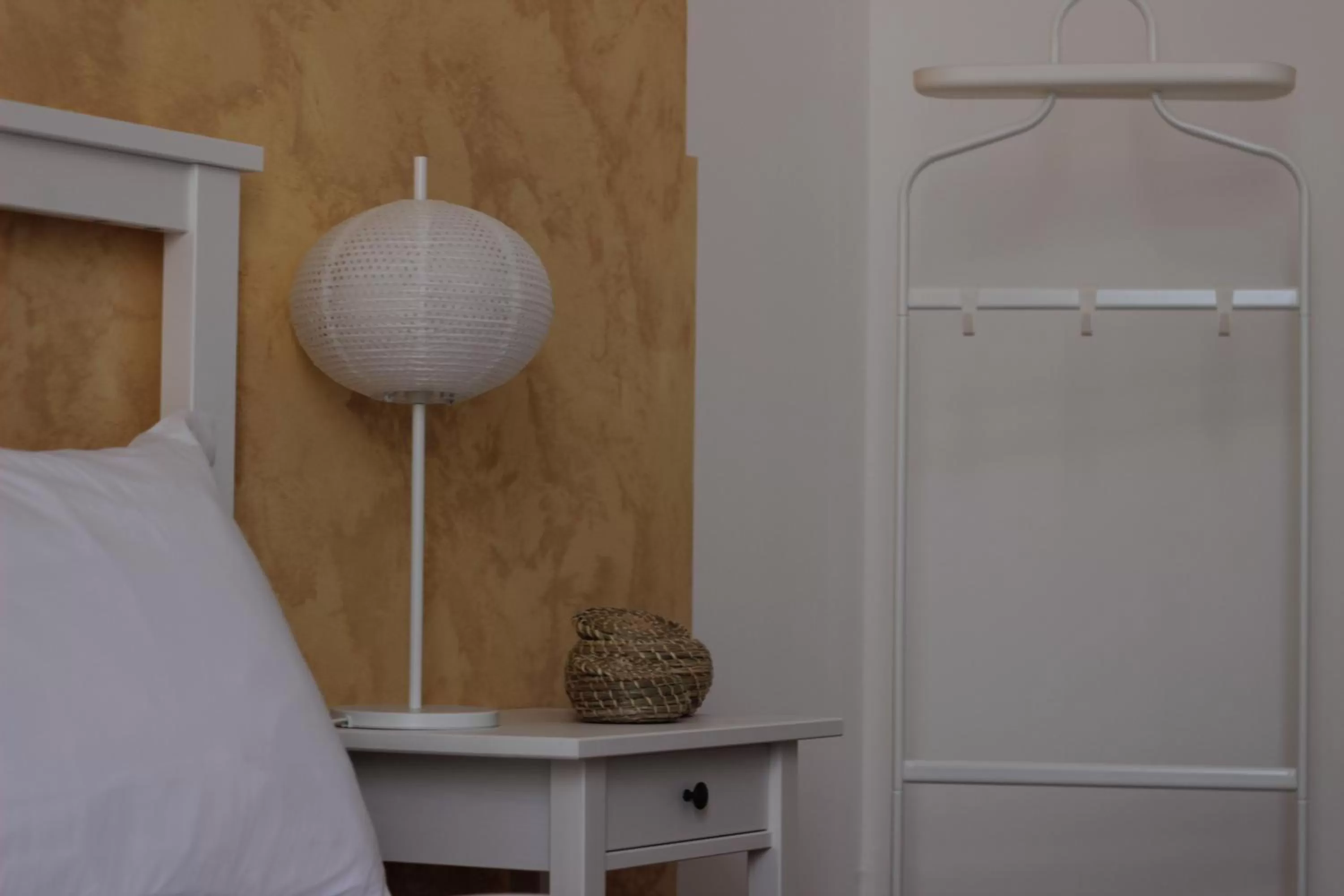 Decorative detail, Bed in B&B Gallidoro