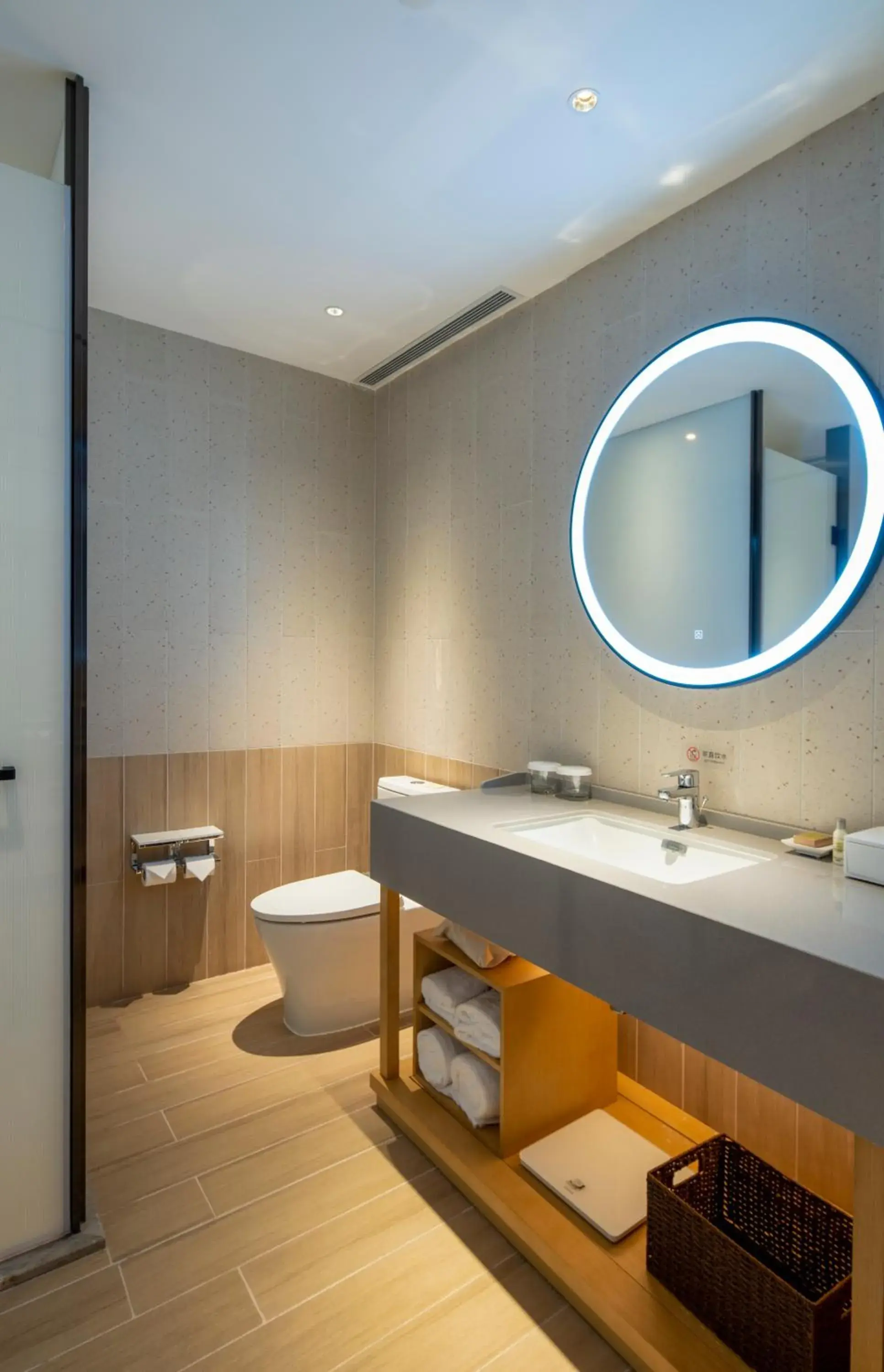 Toilet, Bathroom in Hilton Garden Inn Changchun Economic Development Zone