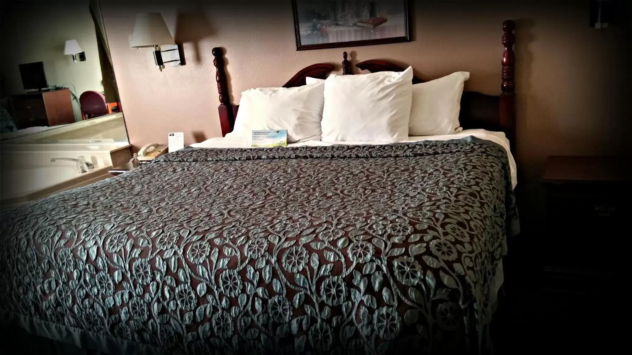 Decorative detail, Bed in Days Inn by Wyndham Collinsville St Louis