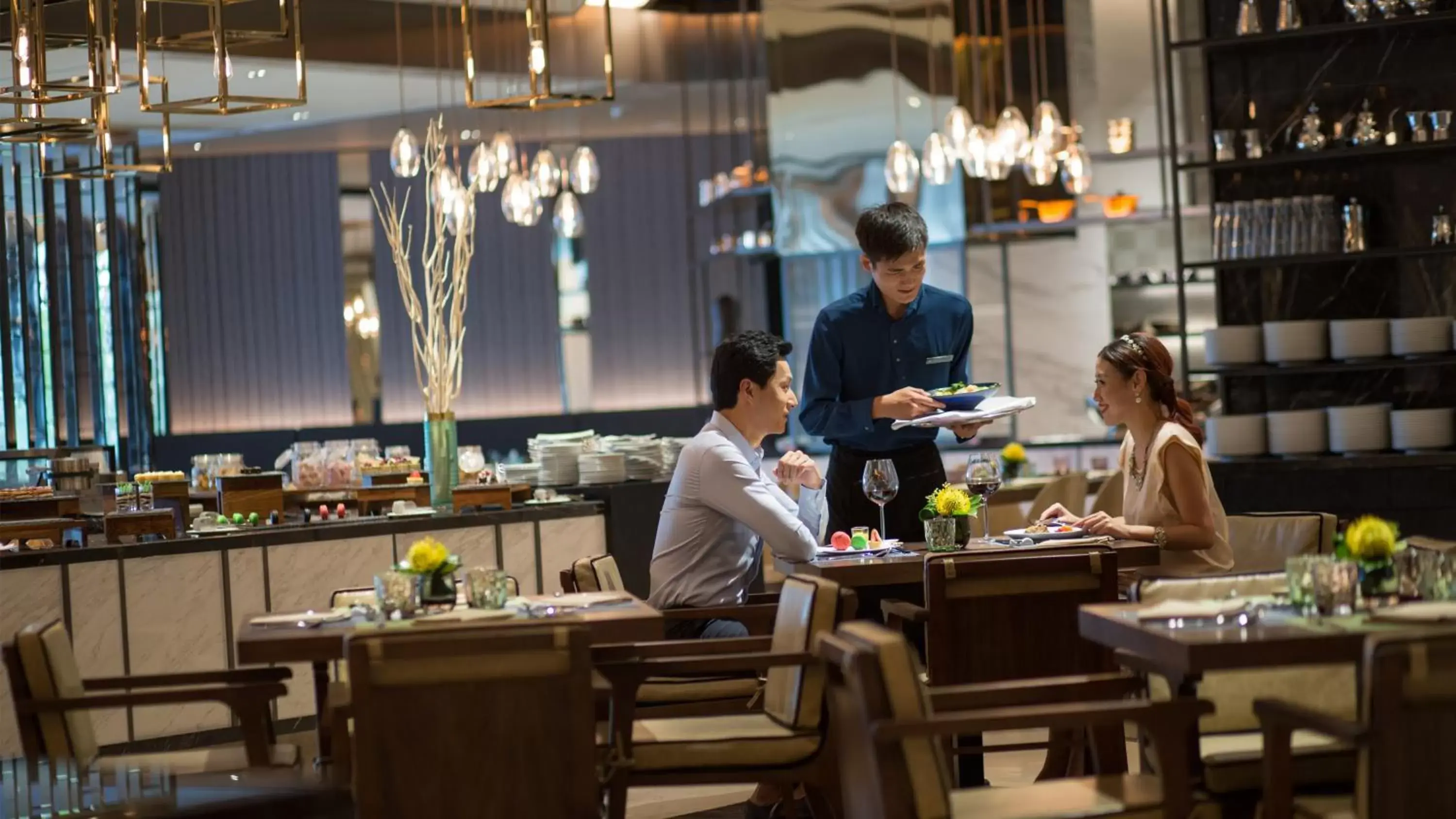 Restaurant/Places to Eat in InterContinental Shanghai Hongqiao NECC, an IHG Hotel