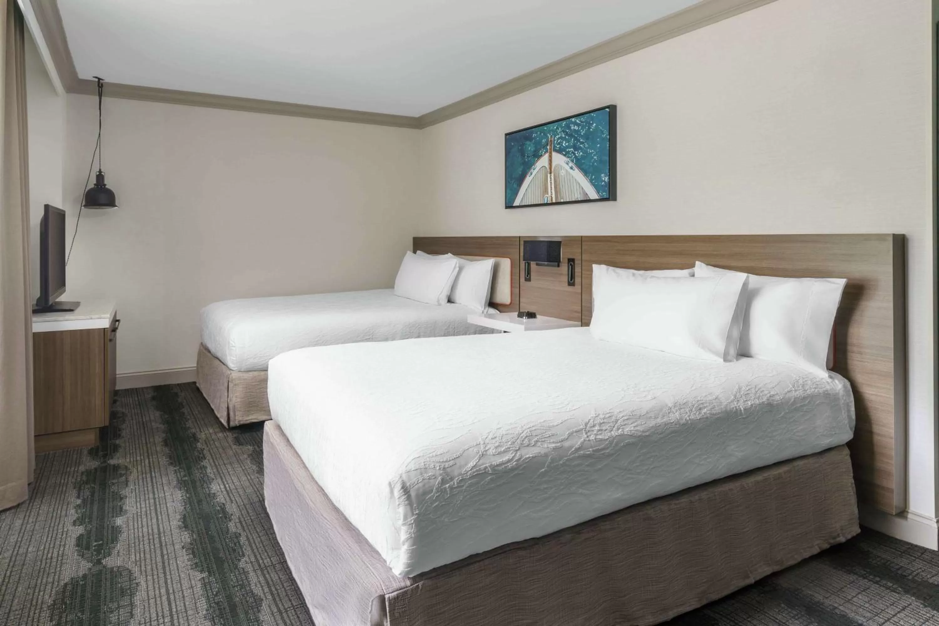 Bed in Hilton Garden Inn Annapolis Downtown