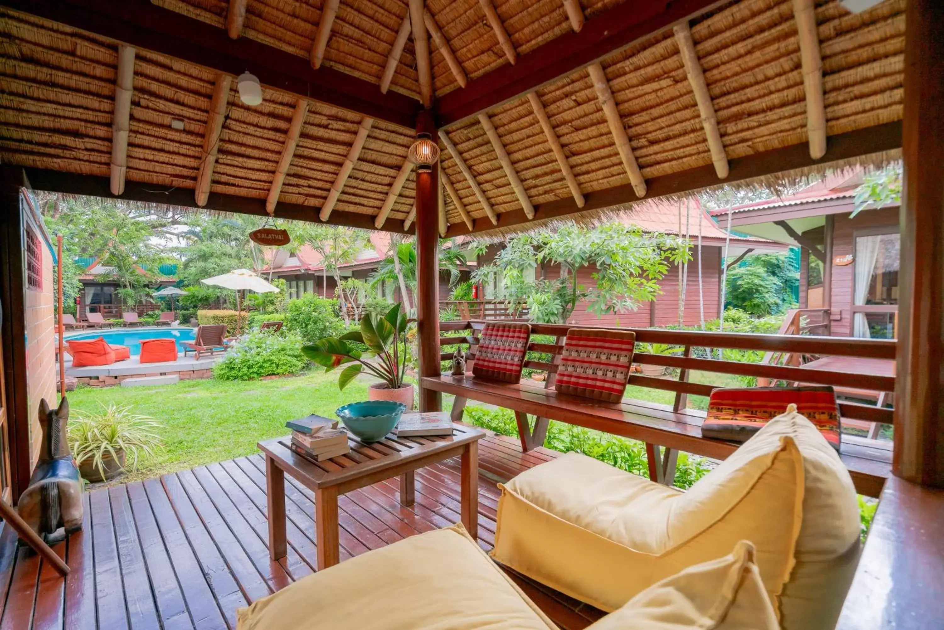 Seating area in Baan Duangkaew Resort