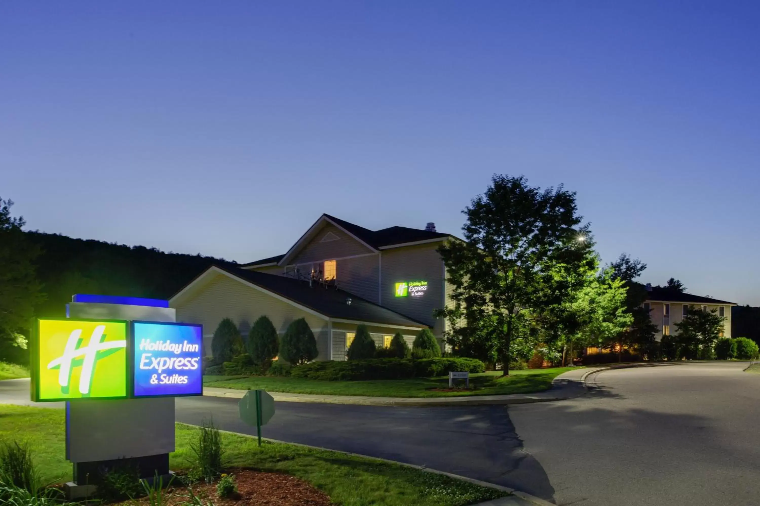 Property Building in Holiday Inn Express Hotel & Suites Brattleboro, an IHG Hotel