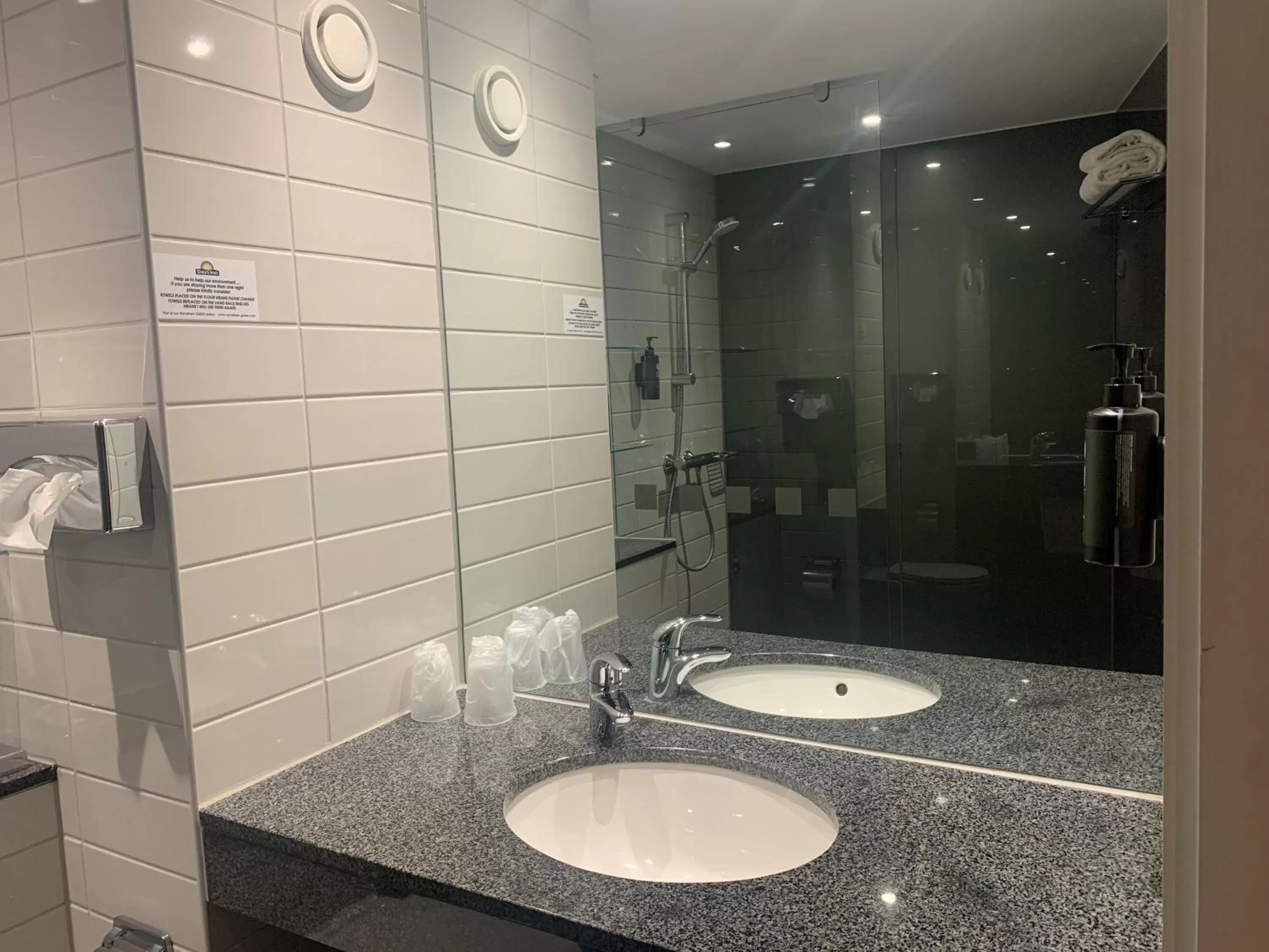 Shower in Days Inn Wetherby