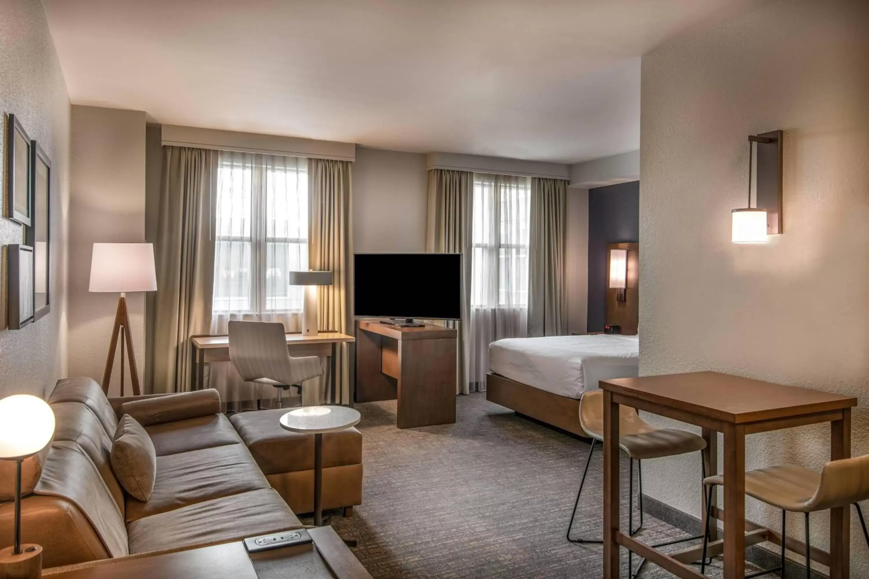 Photo of the whole room, Seating Area in Residence Inn by Marriott Washington, DC National Mall