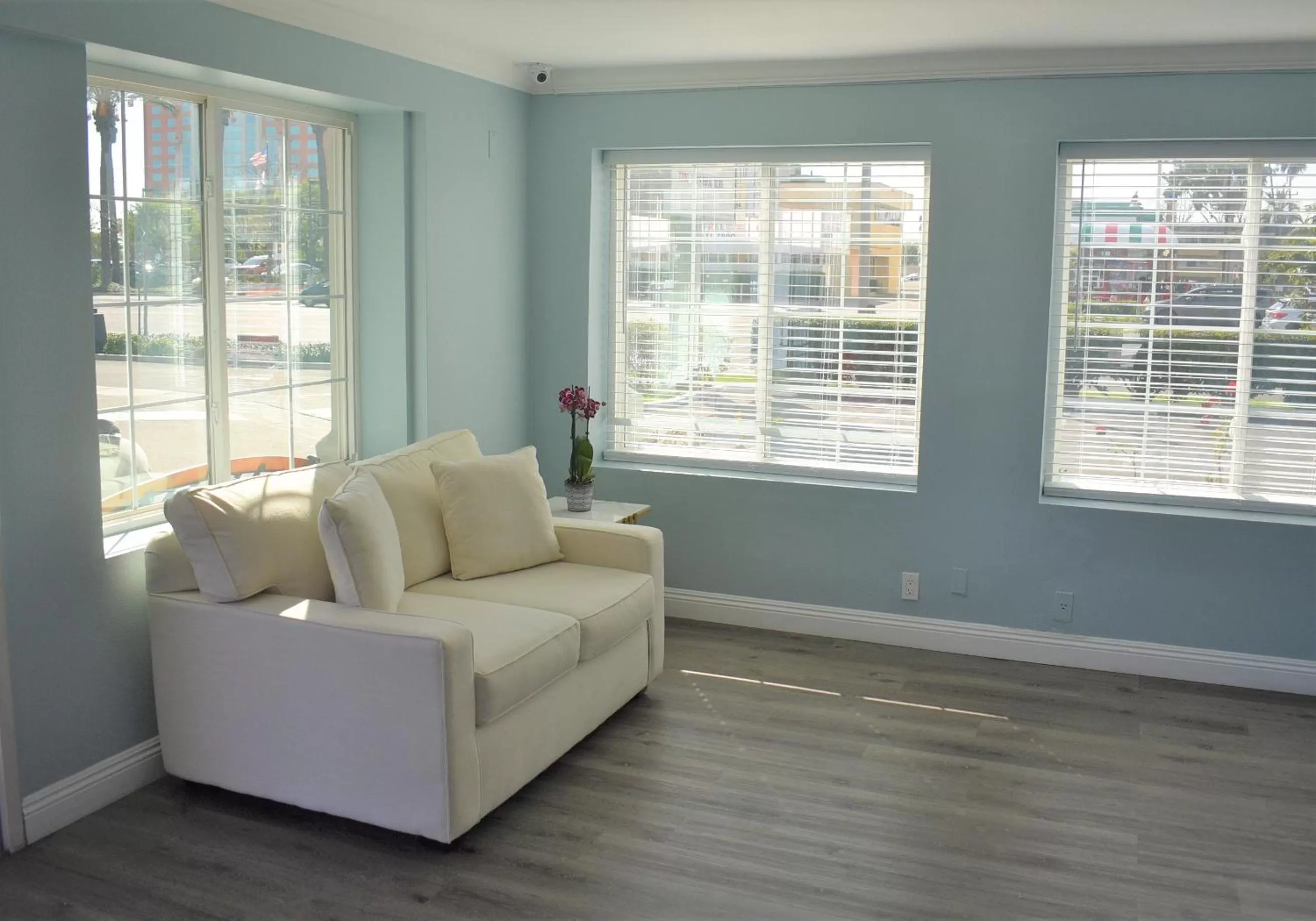 Lobby or reception in Signature Anaheim Maingate