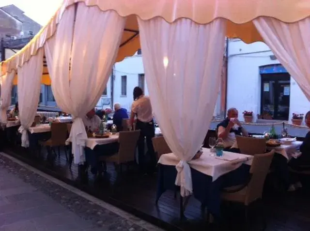 Balcony/Terrace, Restaurant/Places to Eat in Locanda La Comacina