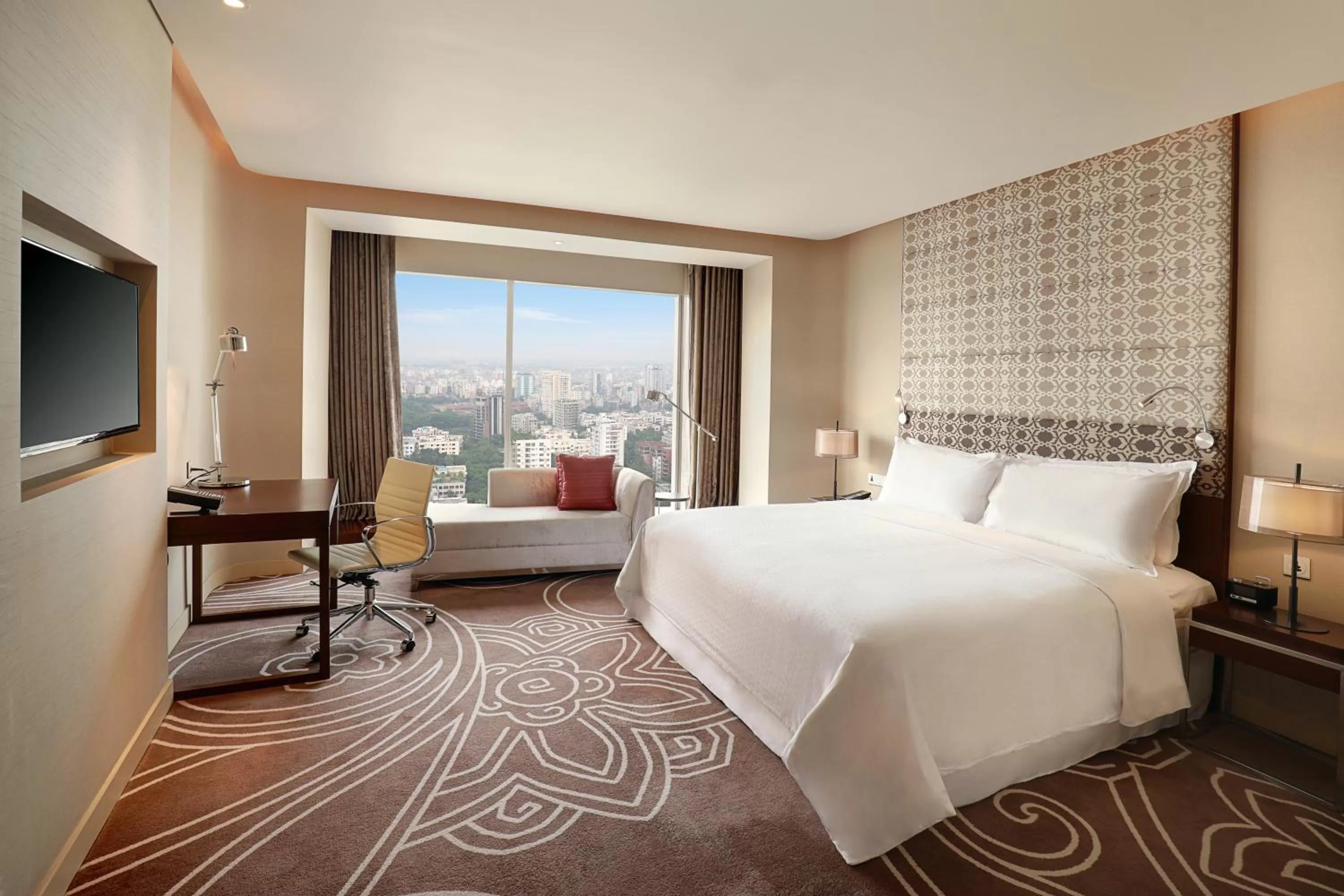 Photo of the whole room, Bed in Crowne Plaza Dhaka Gulshan by IHG