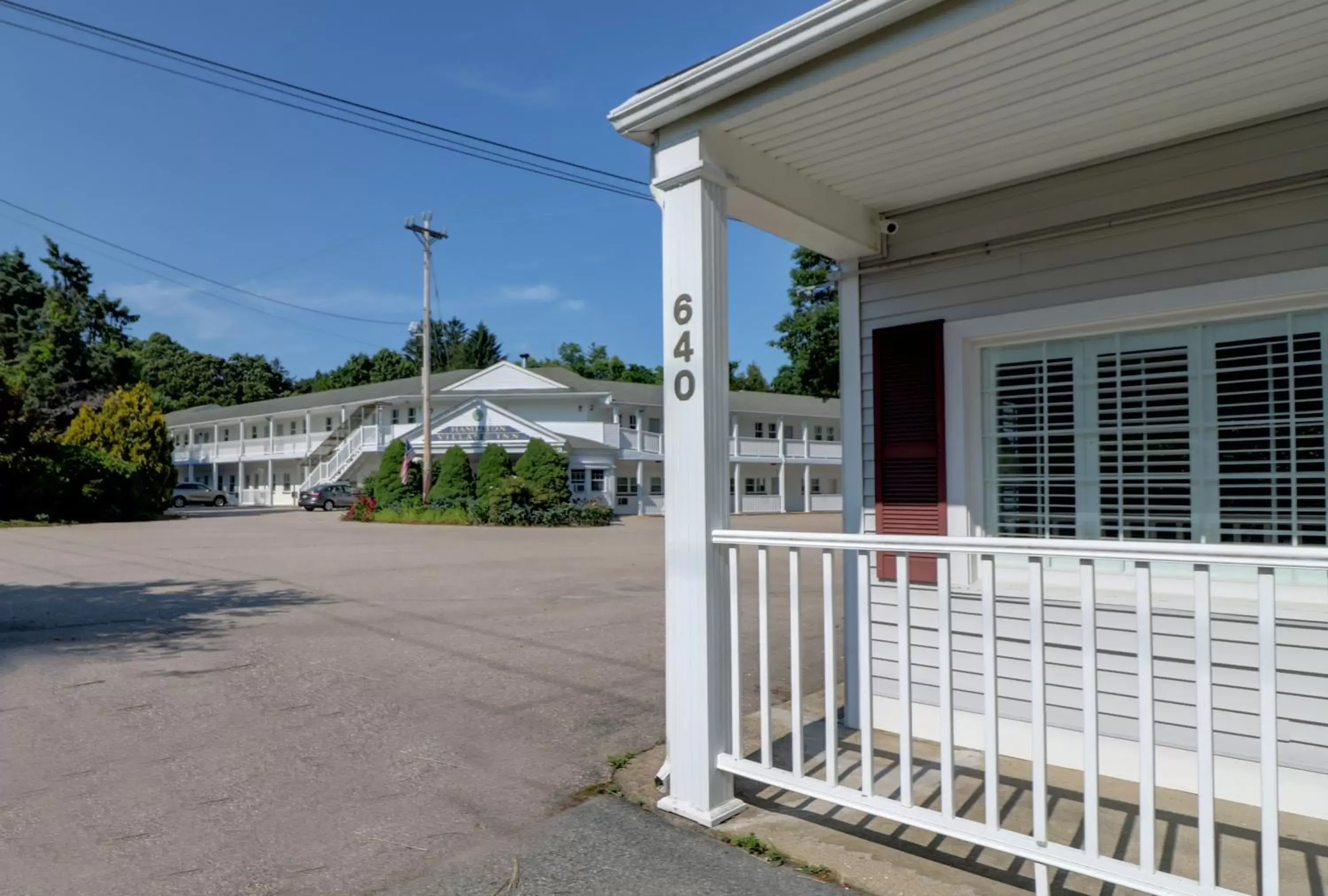 Property building in Hamilton Village Inn