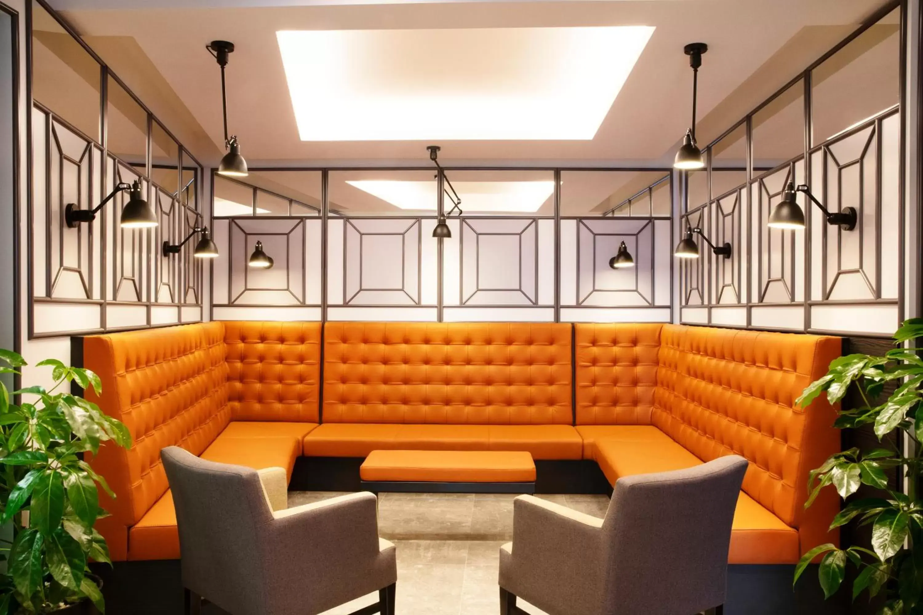 Lounge or bar in Fosshotel Baron Lounge or bar in Fosshotel Baron