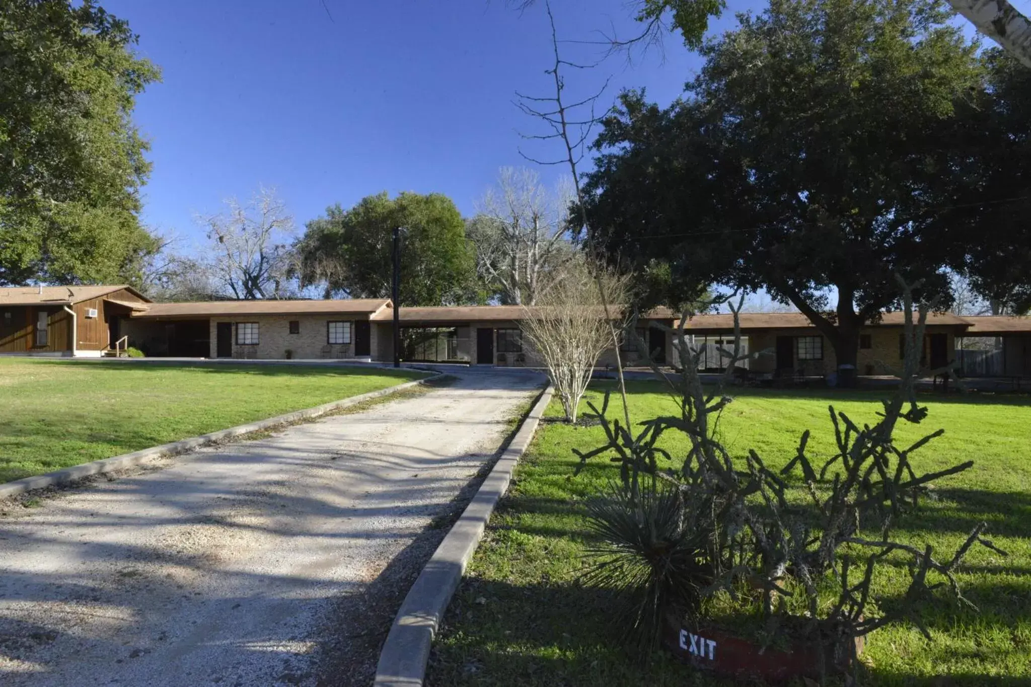 Property building in Shiner Country Inn Property building in Shiner Country Inn