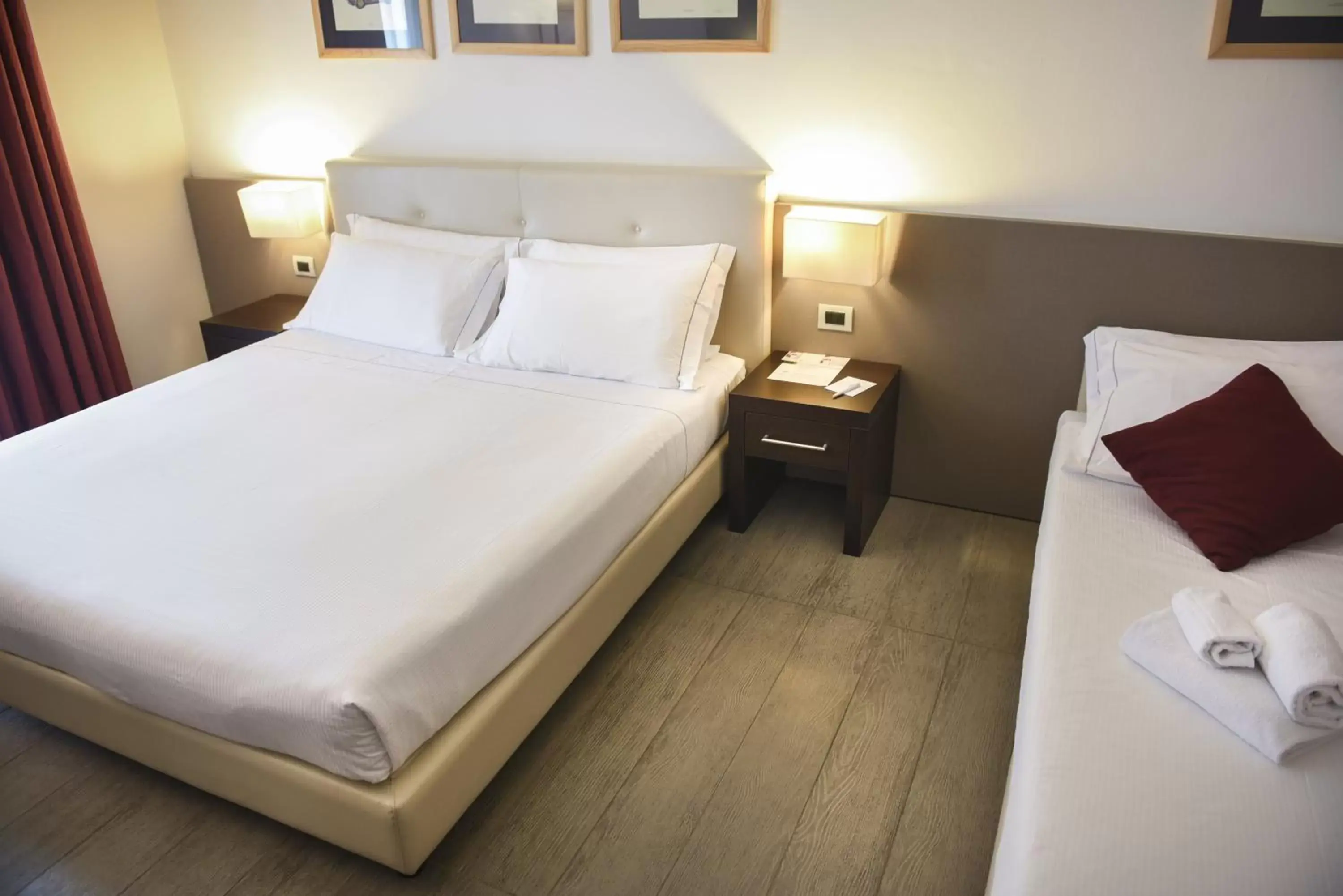 Bed in Best Western Plus Hotel Modena Resort