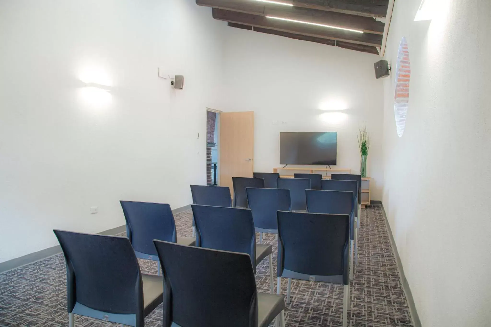 Meeting/conference room in Holiday Inn Tlaxcala, an IHG Hotel