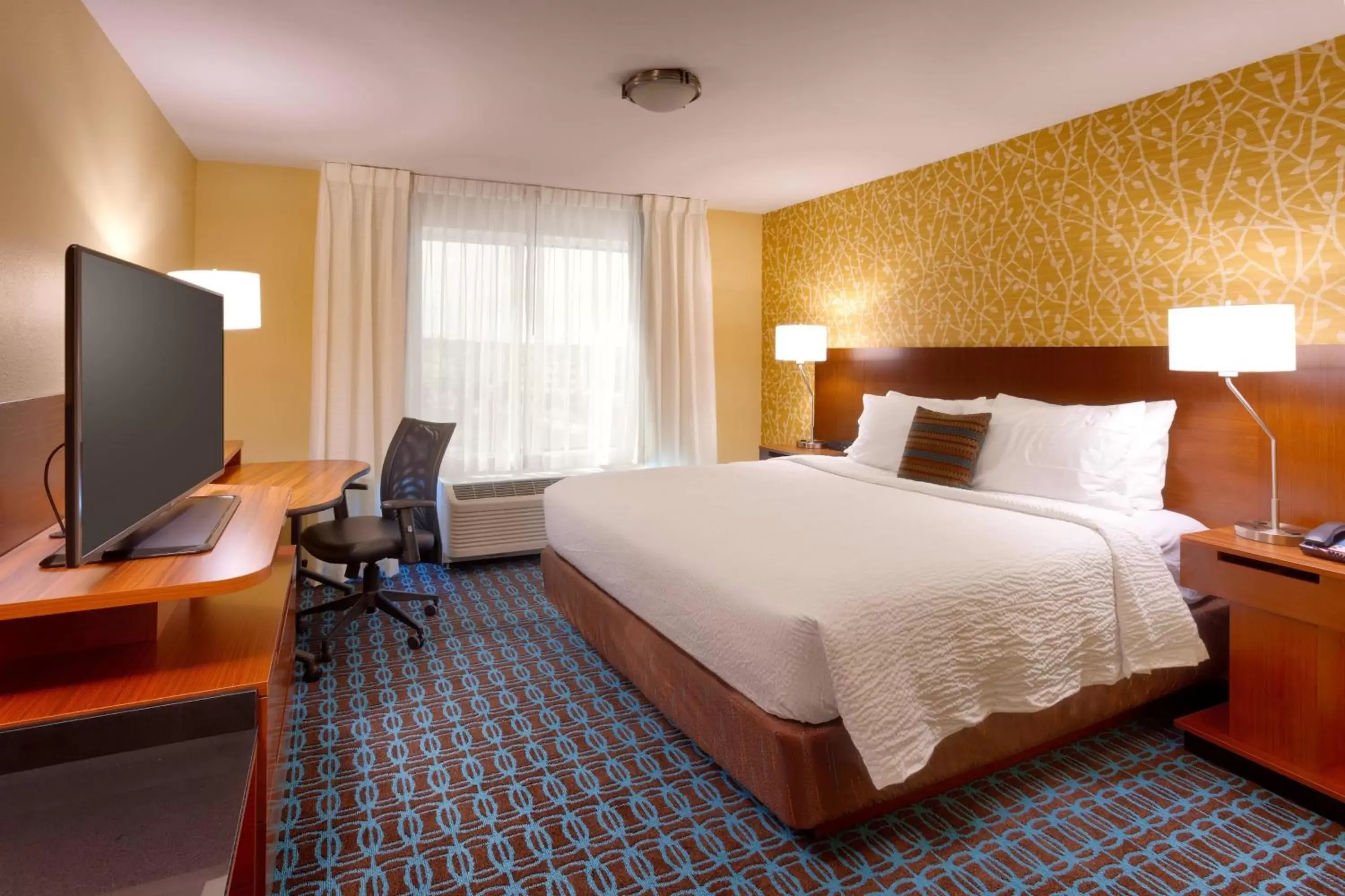 Photo of the whole room, Bed in Fairfield Inn & Suites by Marriott Salt Lake City Midvale