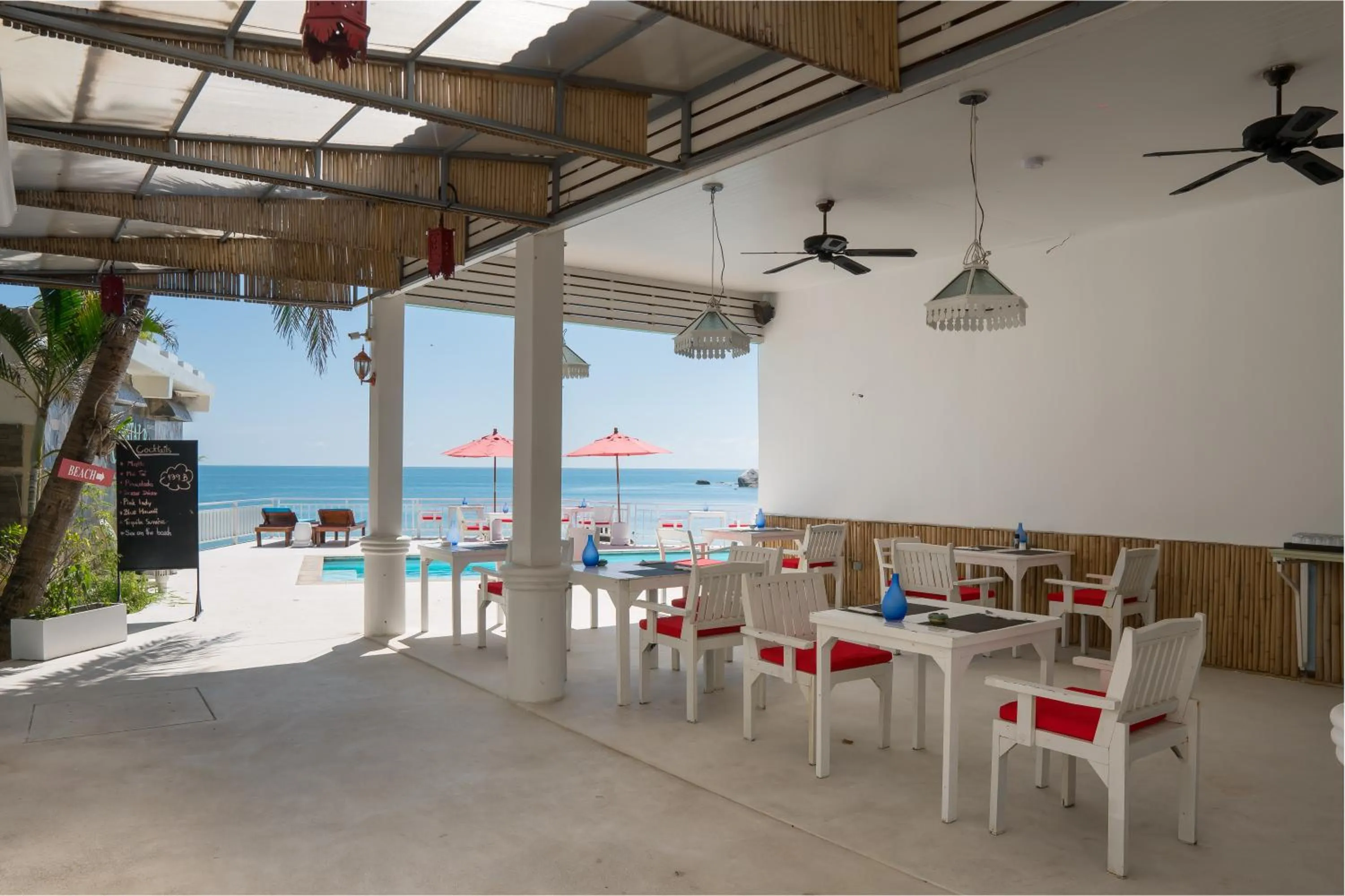 Restaurant/places to eat in Crystal Bay Beach Resort