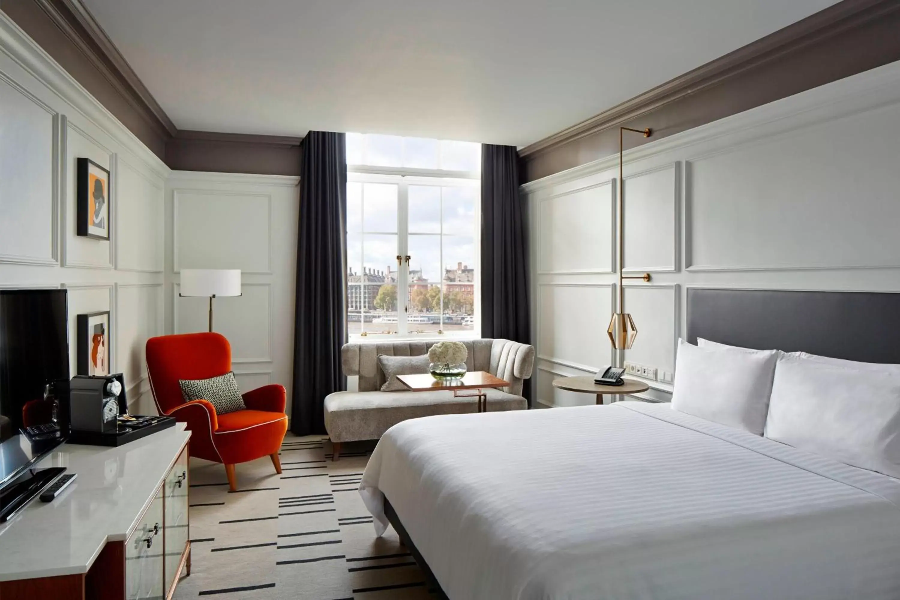 Bedroom in London Marriott Hotel County Hall