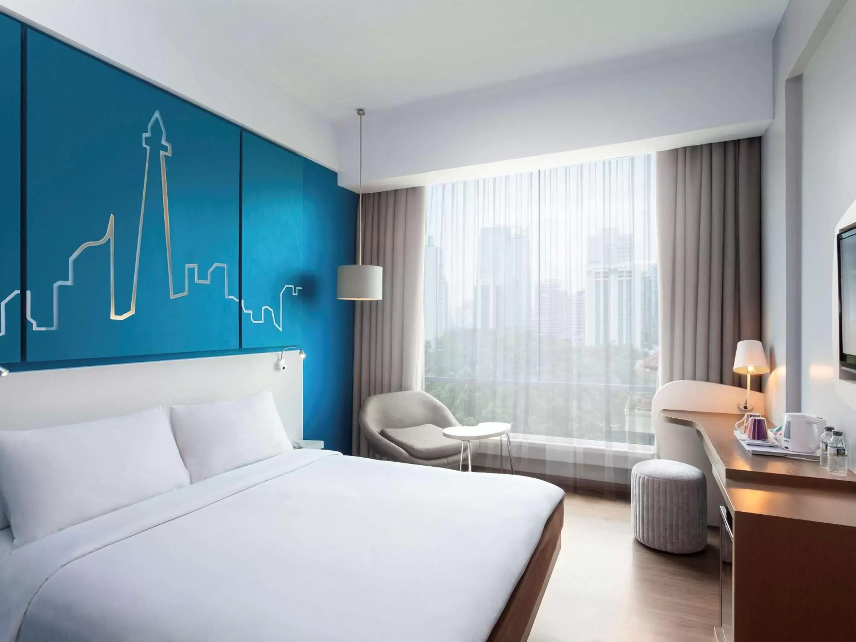 Photo of the whole room, Bed in All Seasons Jakarta Thamrin