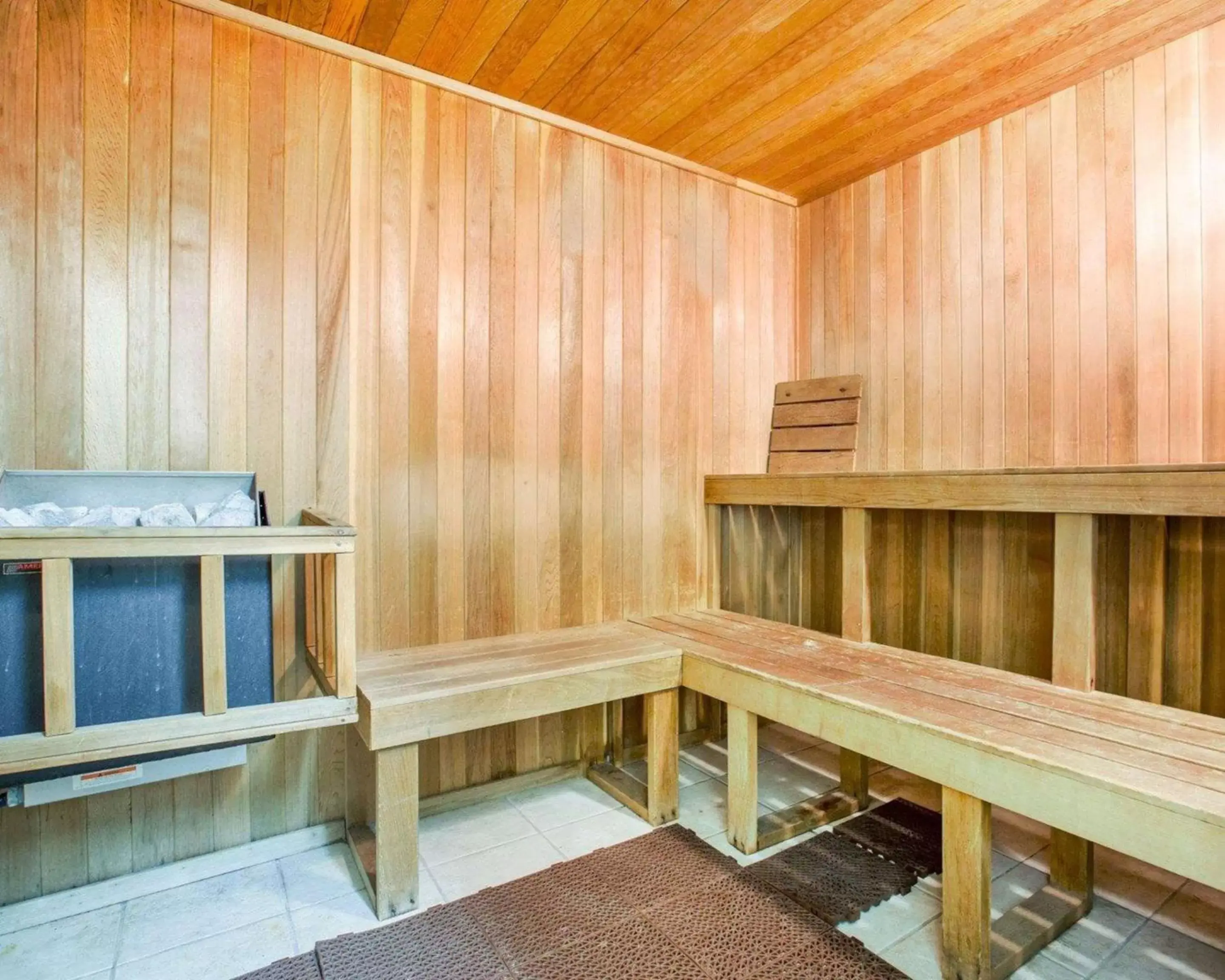 Sauna in Comfort Inn Marina on the Monterey Bay