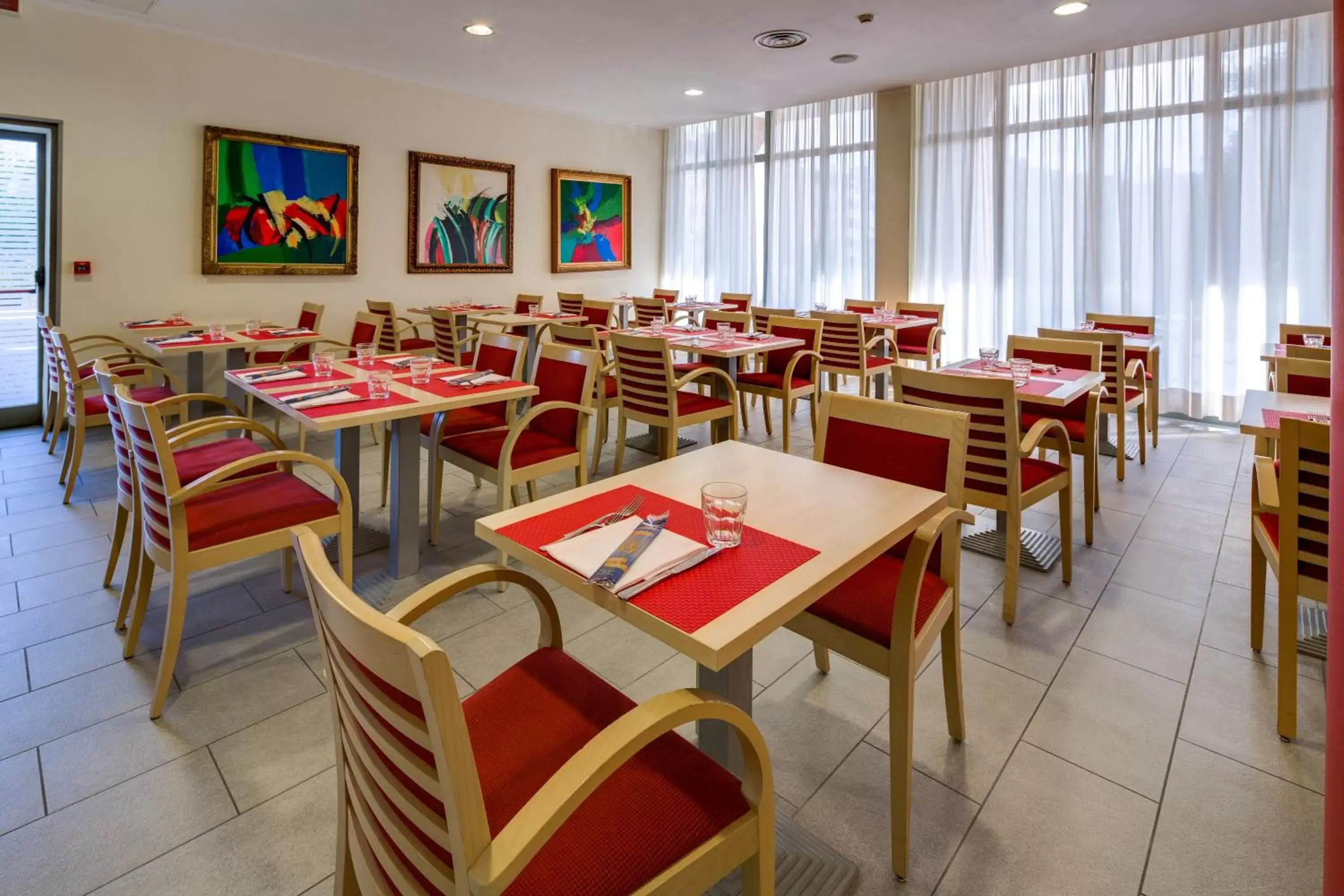 Restaurant/Places to Eat in Holiday Inn Express Parma, an IHG Hotel