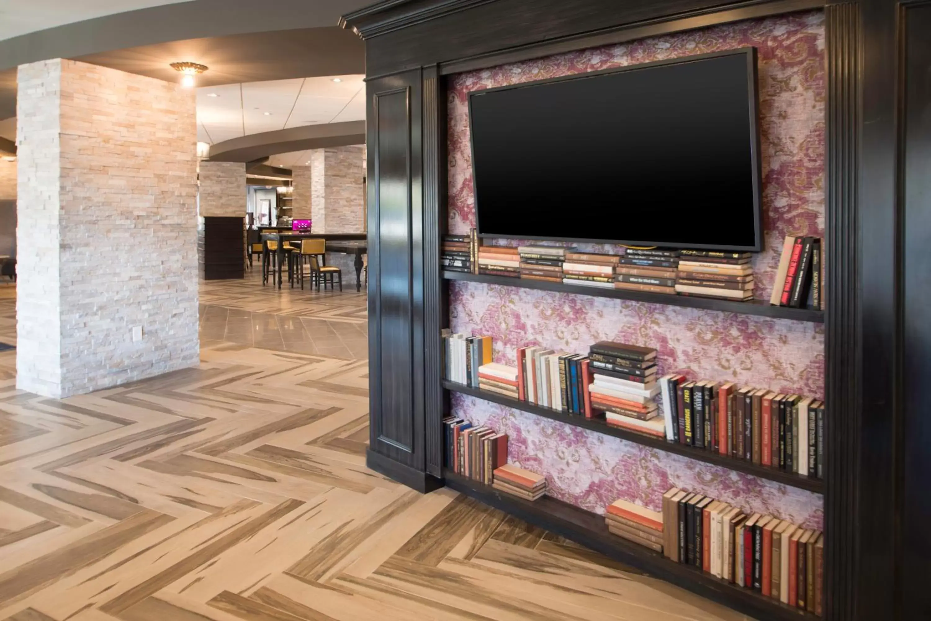 Property building, TV/Entertainment Center in Crowne Plaza Saddle Brook, an IHG Hotel