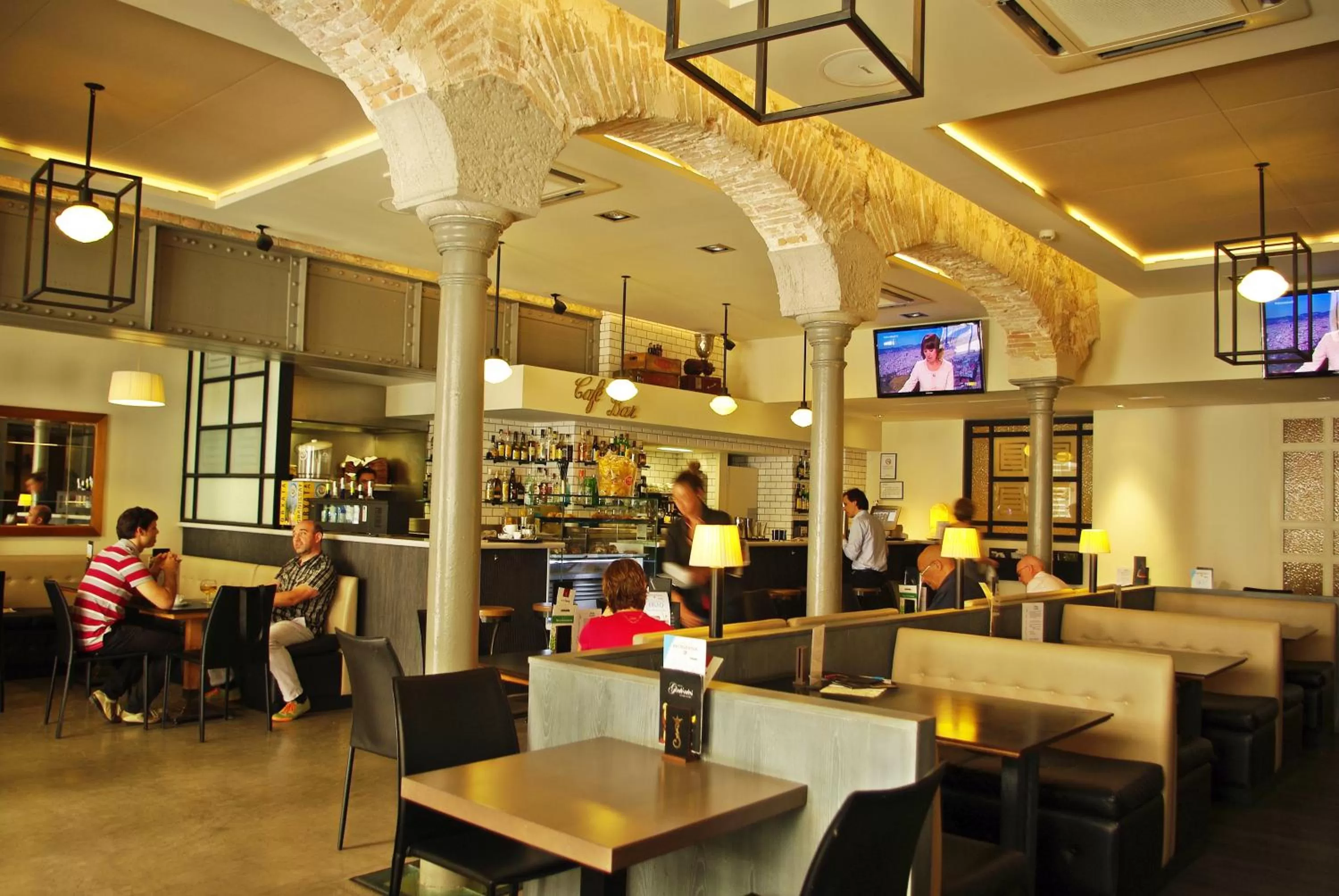 Restaurant/places to eat in Peninsular