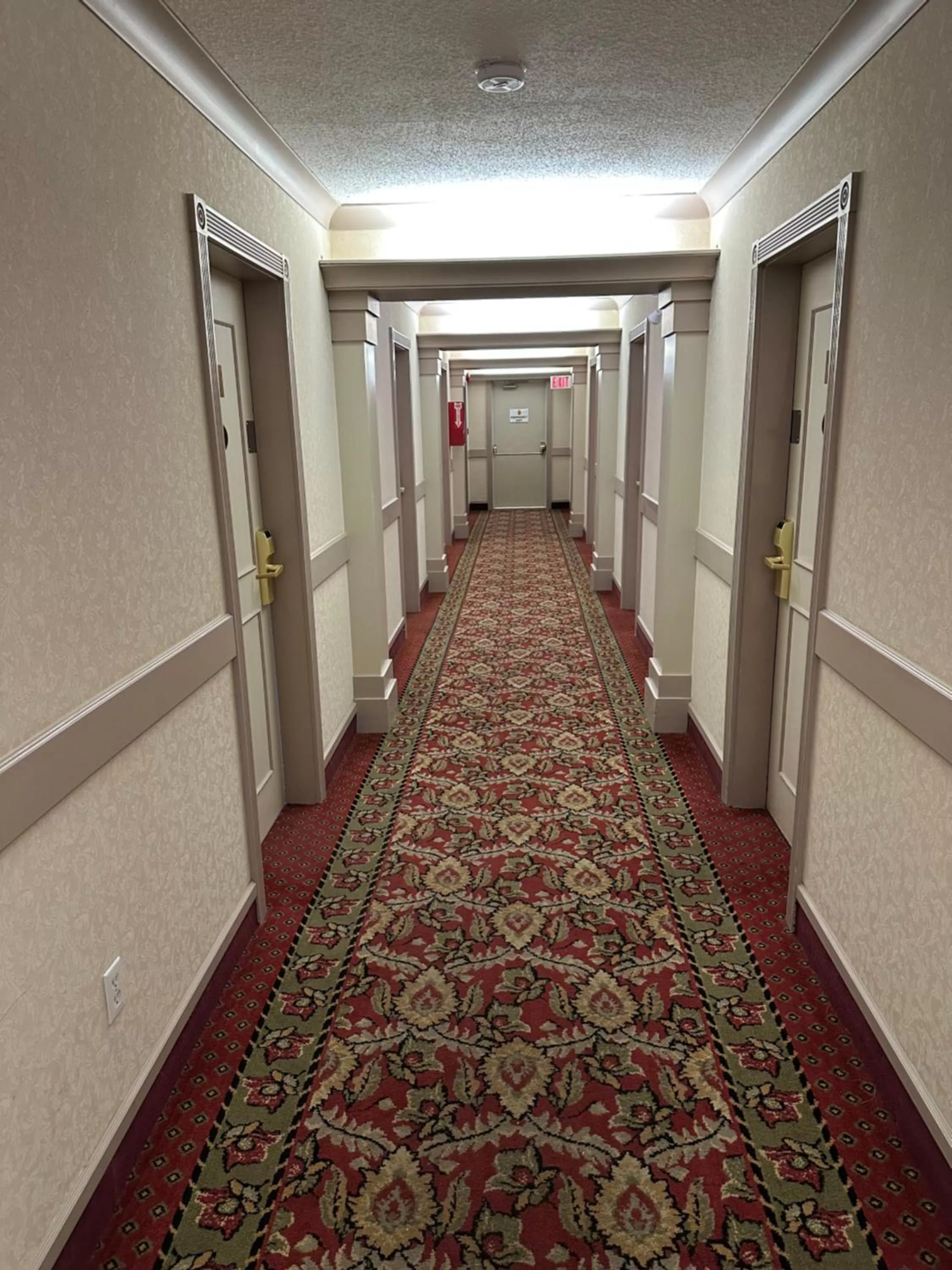 Super 8 by Wyndham Lethbridge