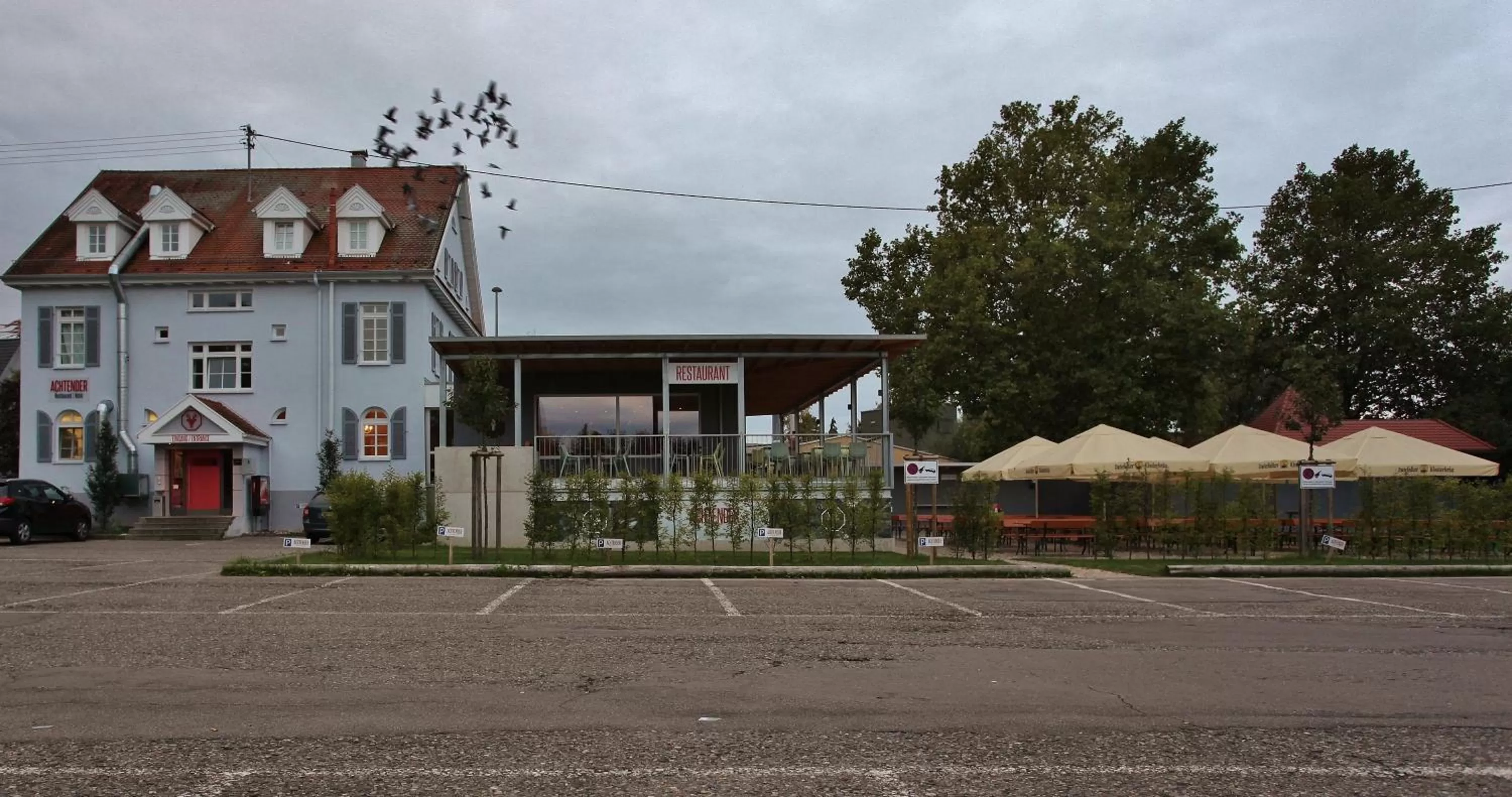 Facade/entrance in Achtender