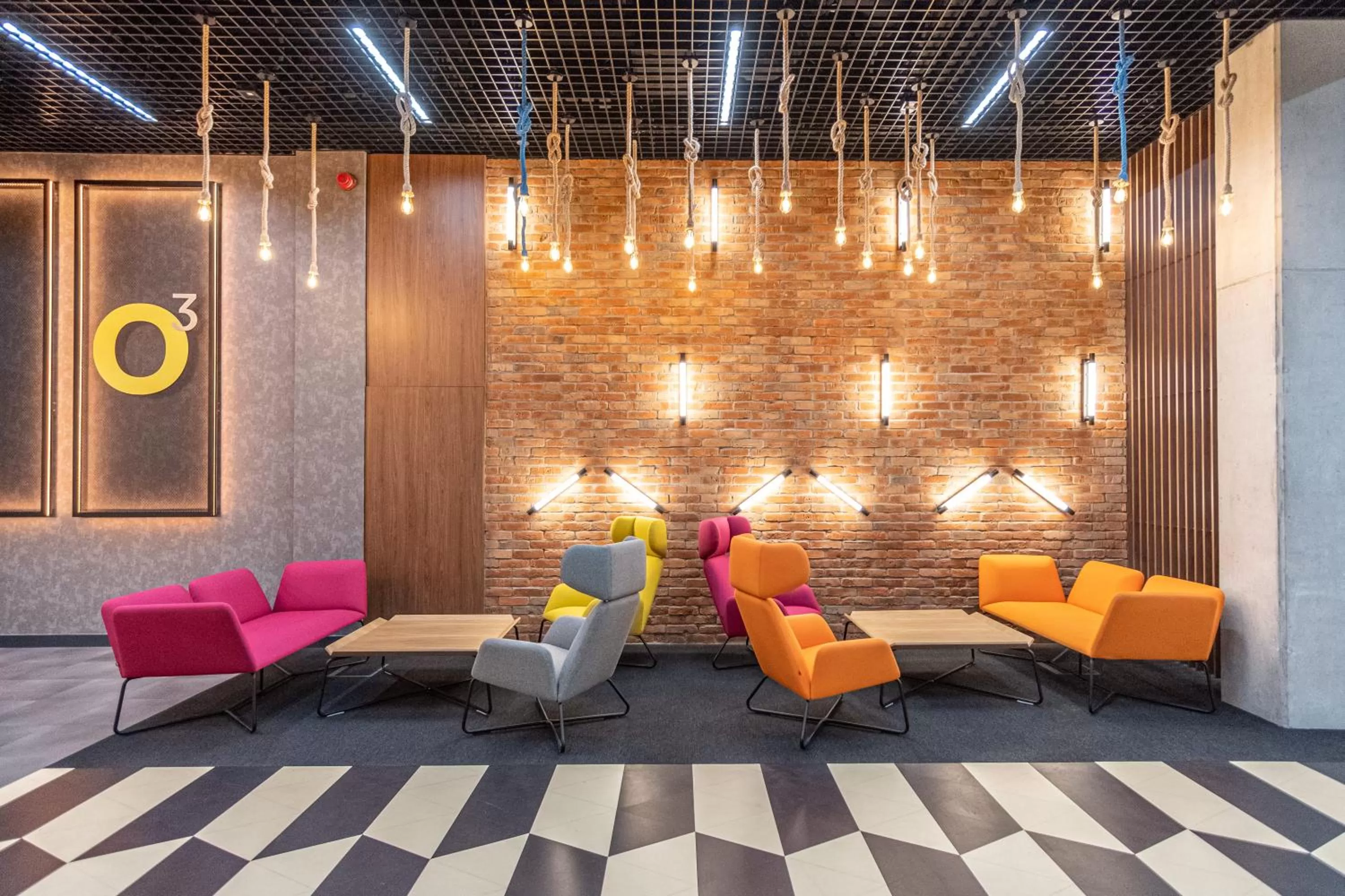 Restaurant/places to eat in o3Hotel