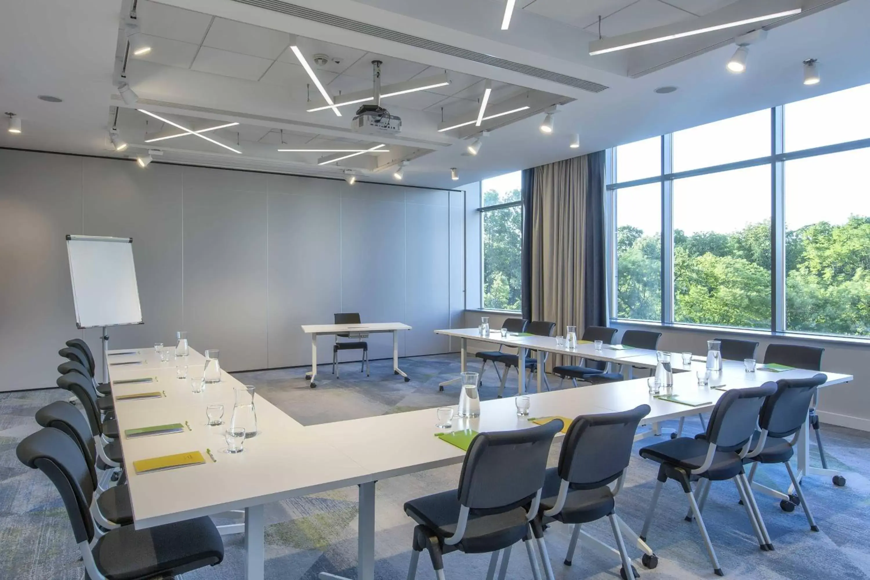 Meeting/conference room in Courtyard by Marriott Katowice City Center