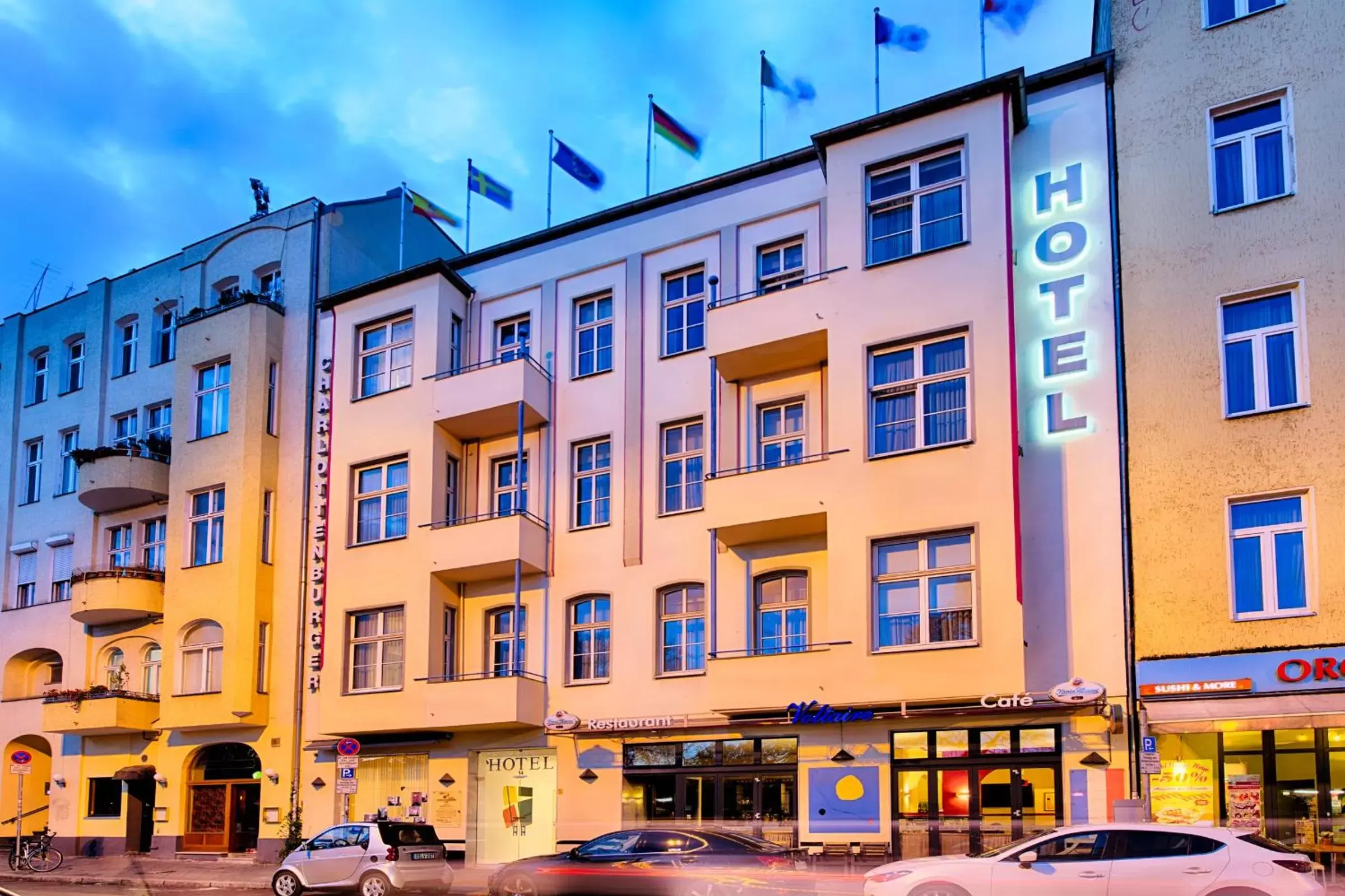 Facade/entrance, Property Building in Art Hotel Charlottenburger Hof Berlin