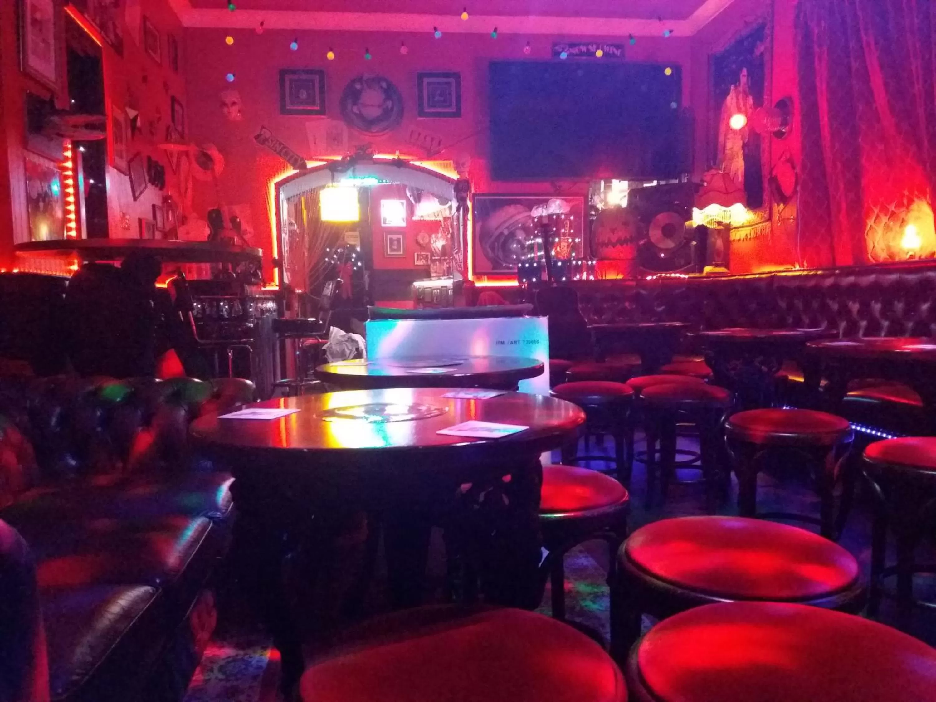 Lounge or bar, Lounge/Bar in Cadillac Kustomz Hotel