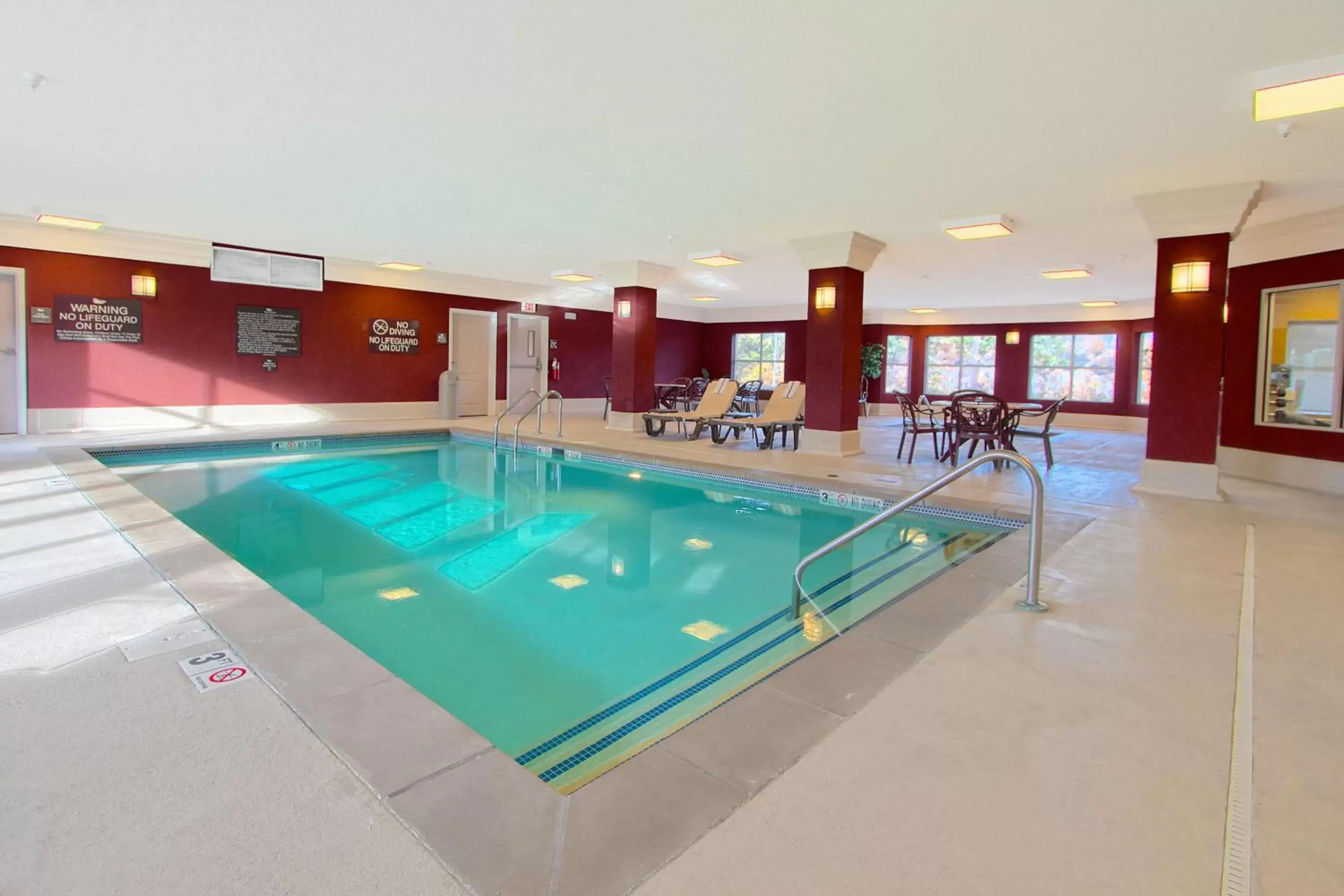 Pool view, Swimming Pool in Homewood Suites by Hilton Bloomington