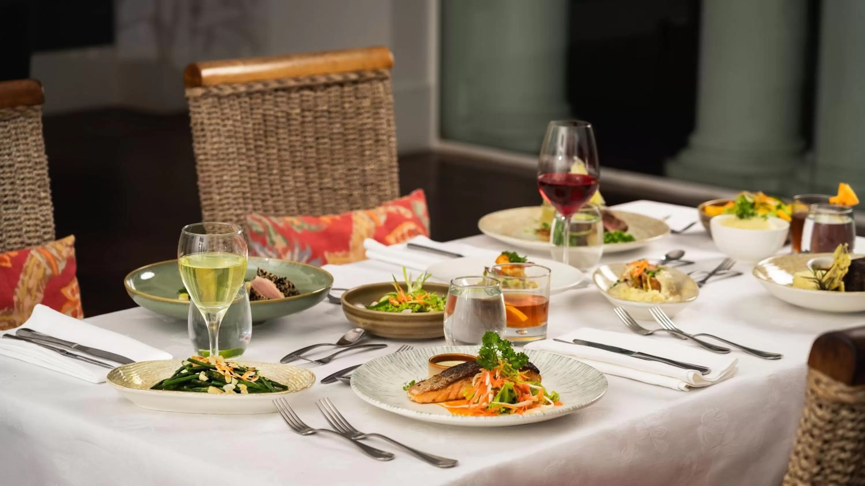 Restaurant/places to eat in Grand Pacific Hotel