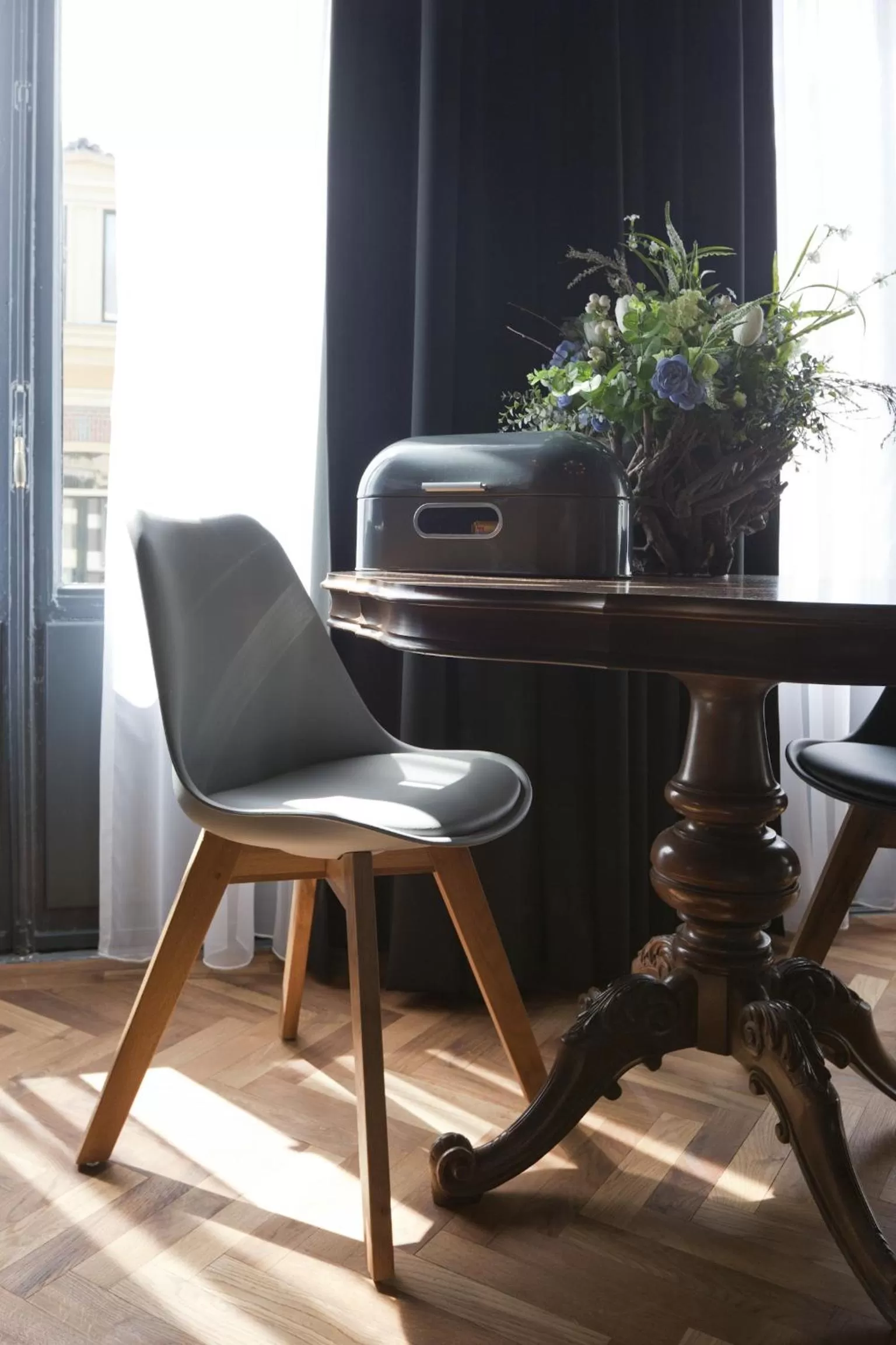 Decorative detail in Hotel Sleep-Inn Box 5