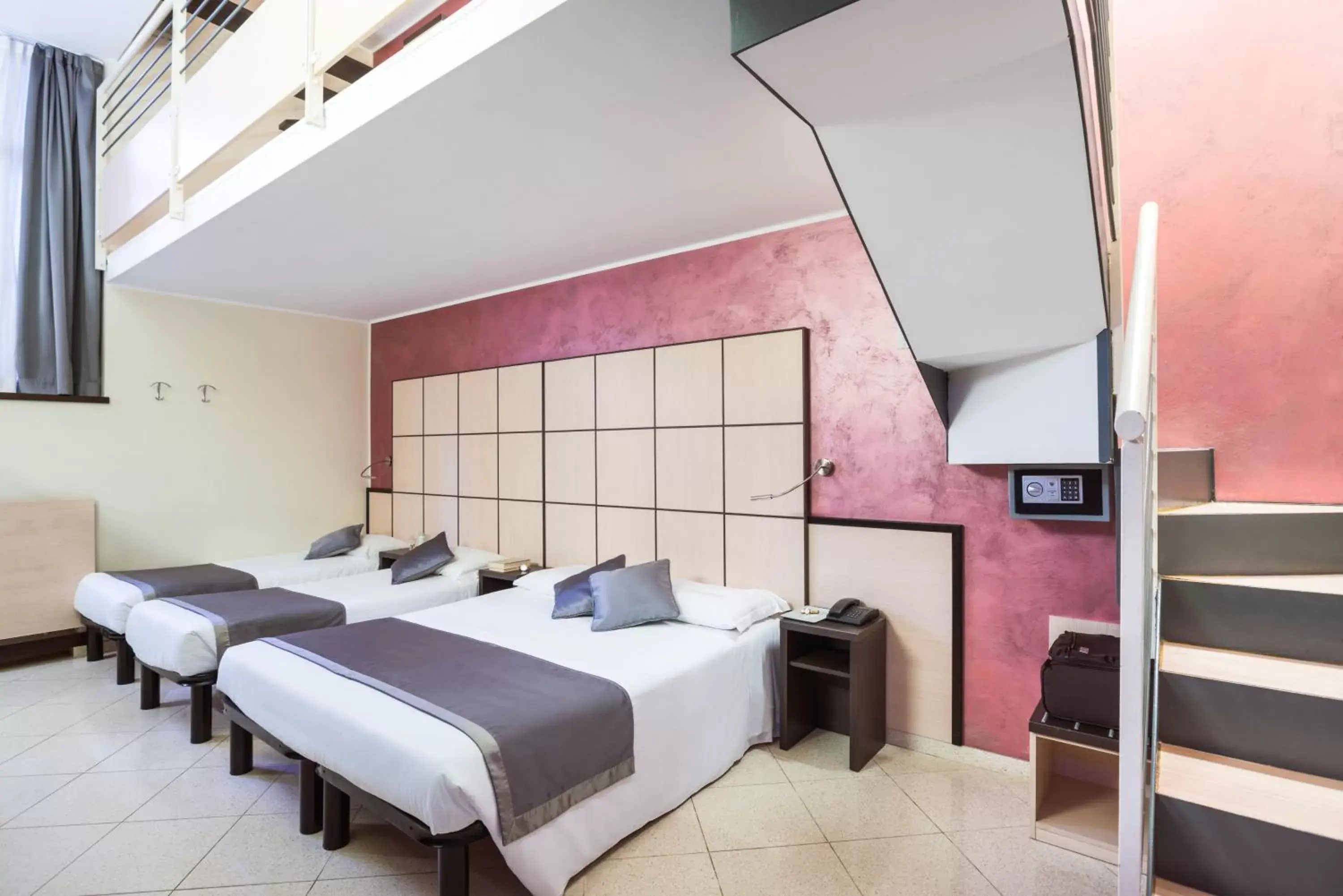 Photo of the whole room, Bed in Ibis Styles Milano Centro