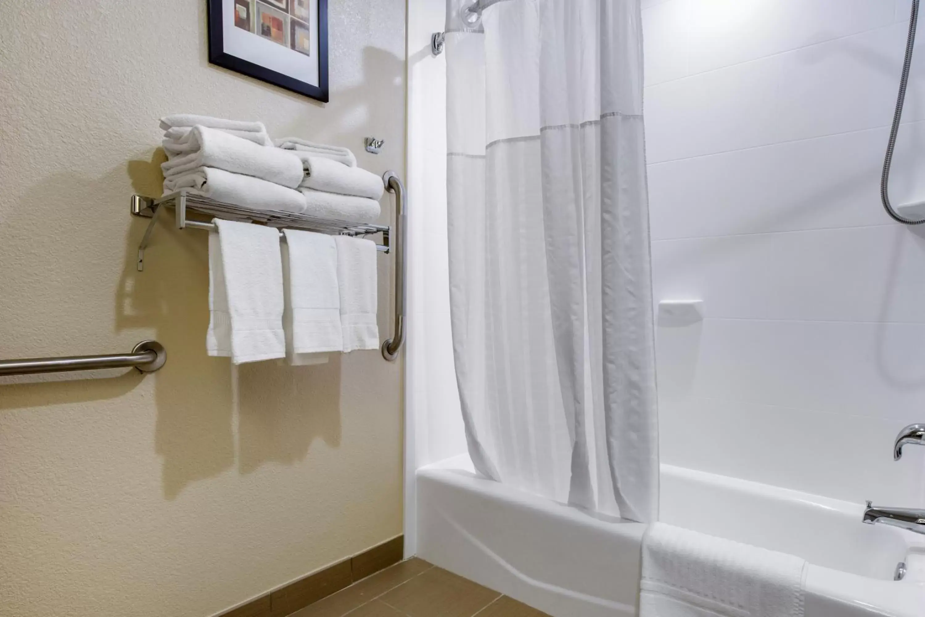 Bath, Bathroom in Comfort Suites Lafayette University Area