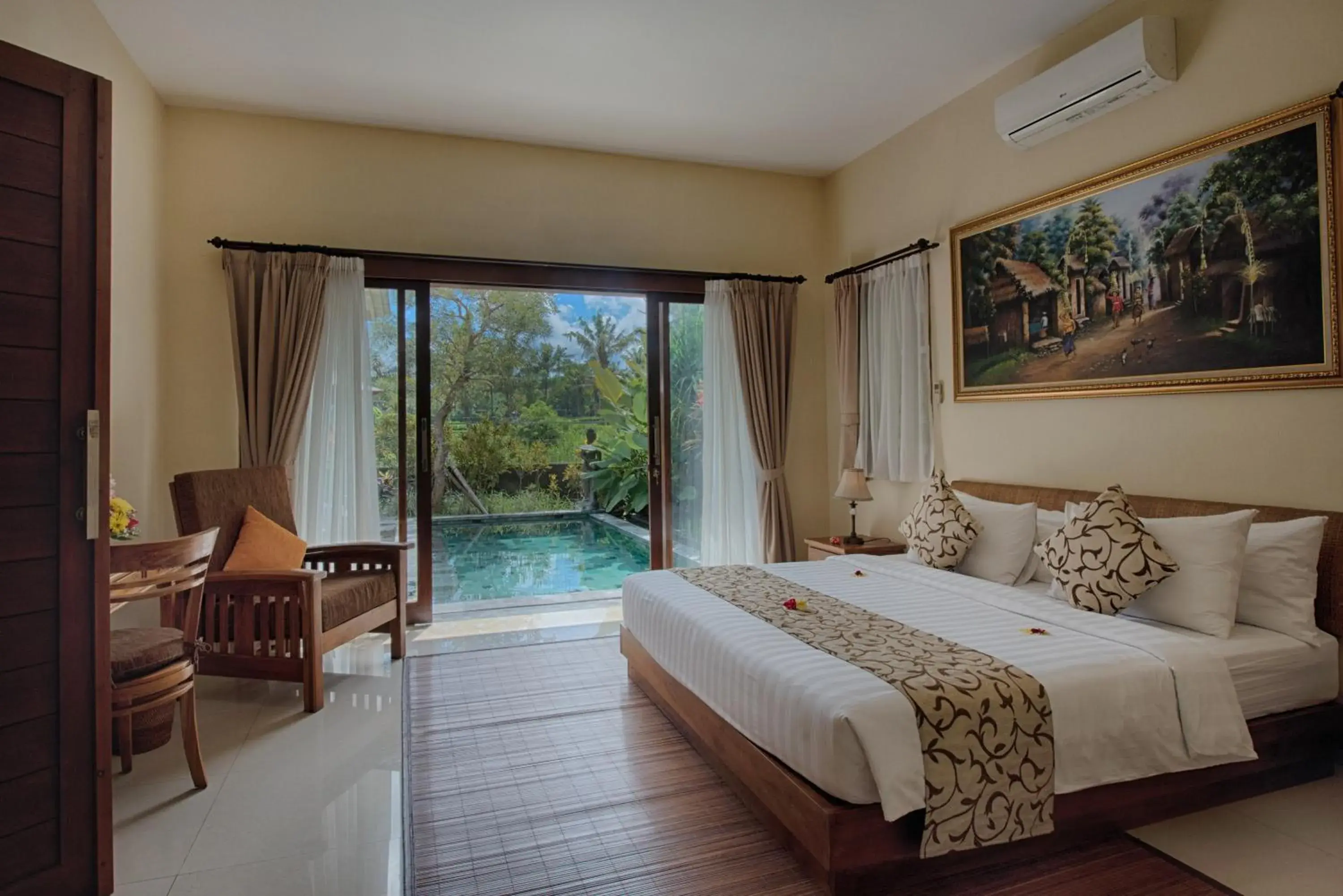 Bed in Kadiga Villas Ubud