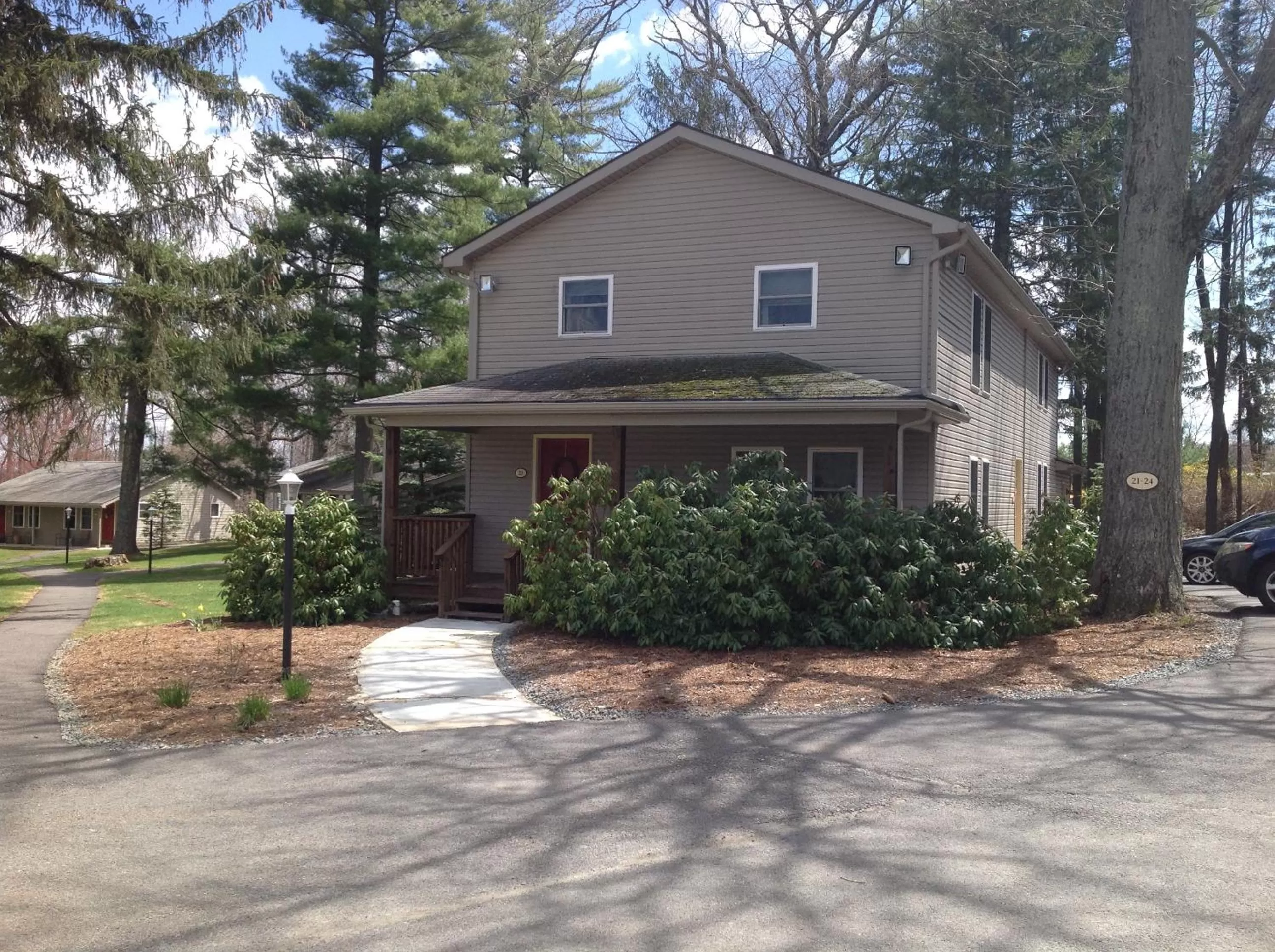 King Suite with Fireplace in Woodfield Manor - A Sundance Vacations Property