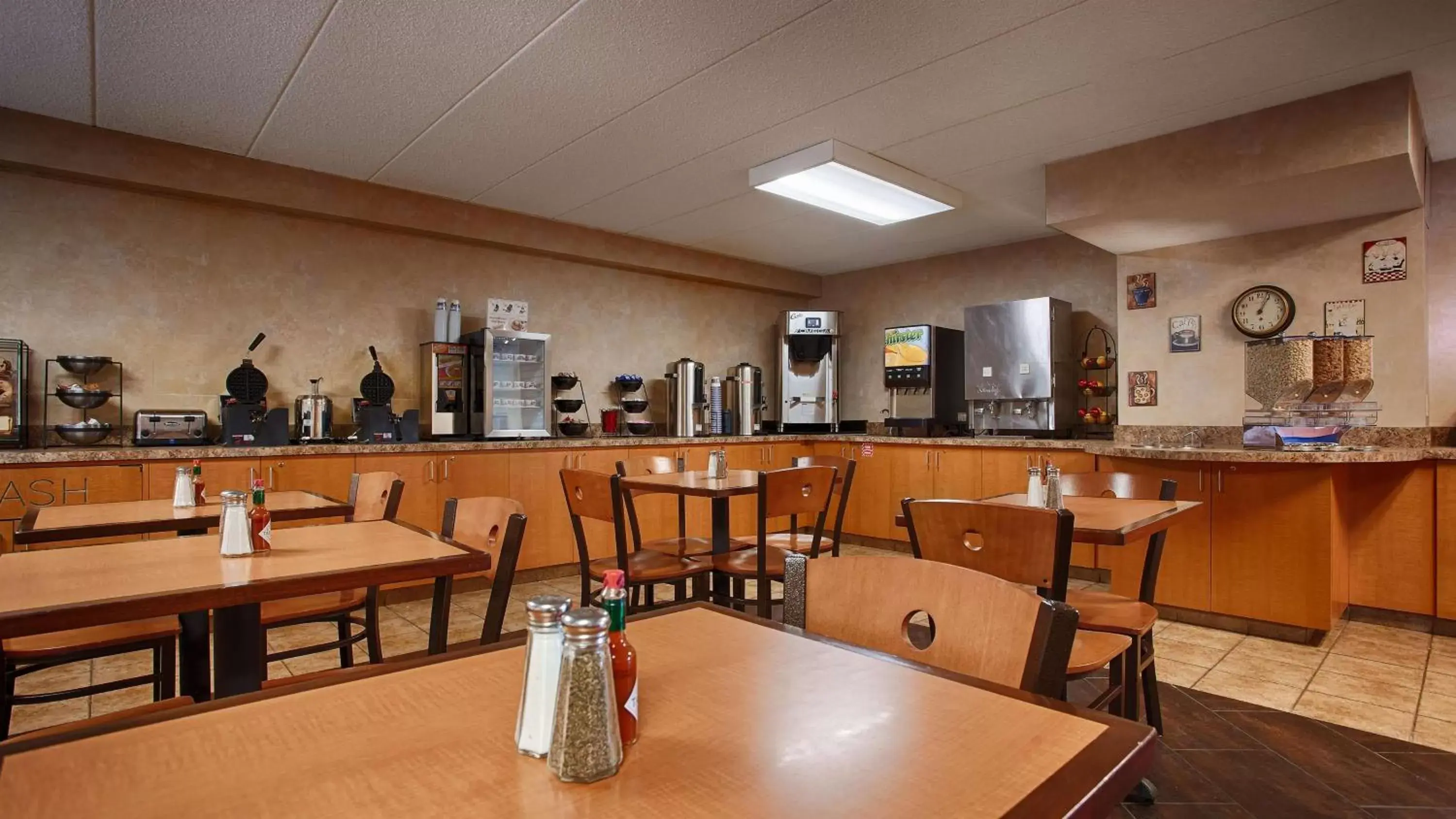 Restaurant/places to eat in Best Western Plus Dakota Ridge Restaurant/places to eat in Best Western Plus Dakota Ridge