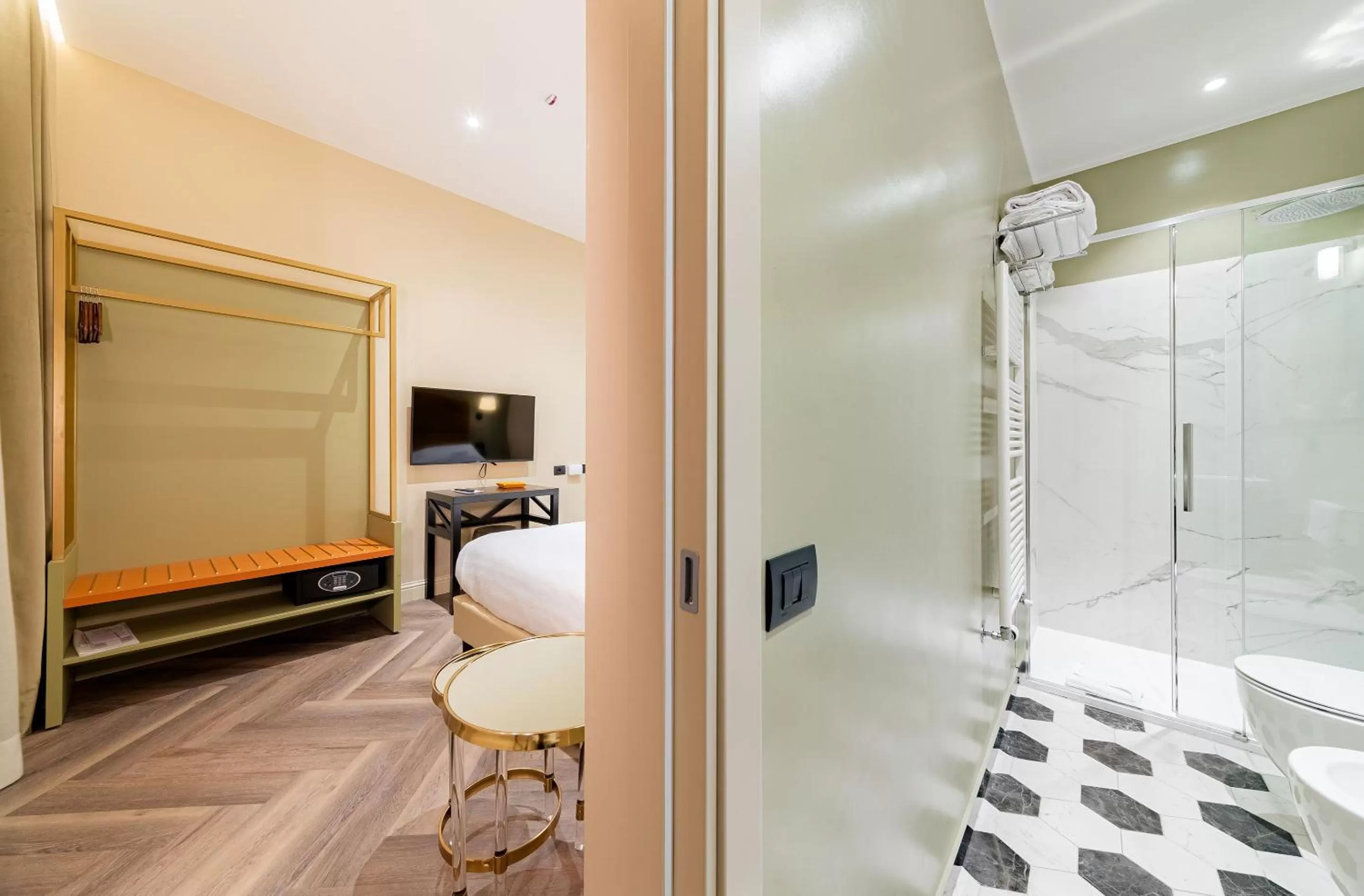 Photo of the whole room in Hotel Astoria