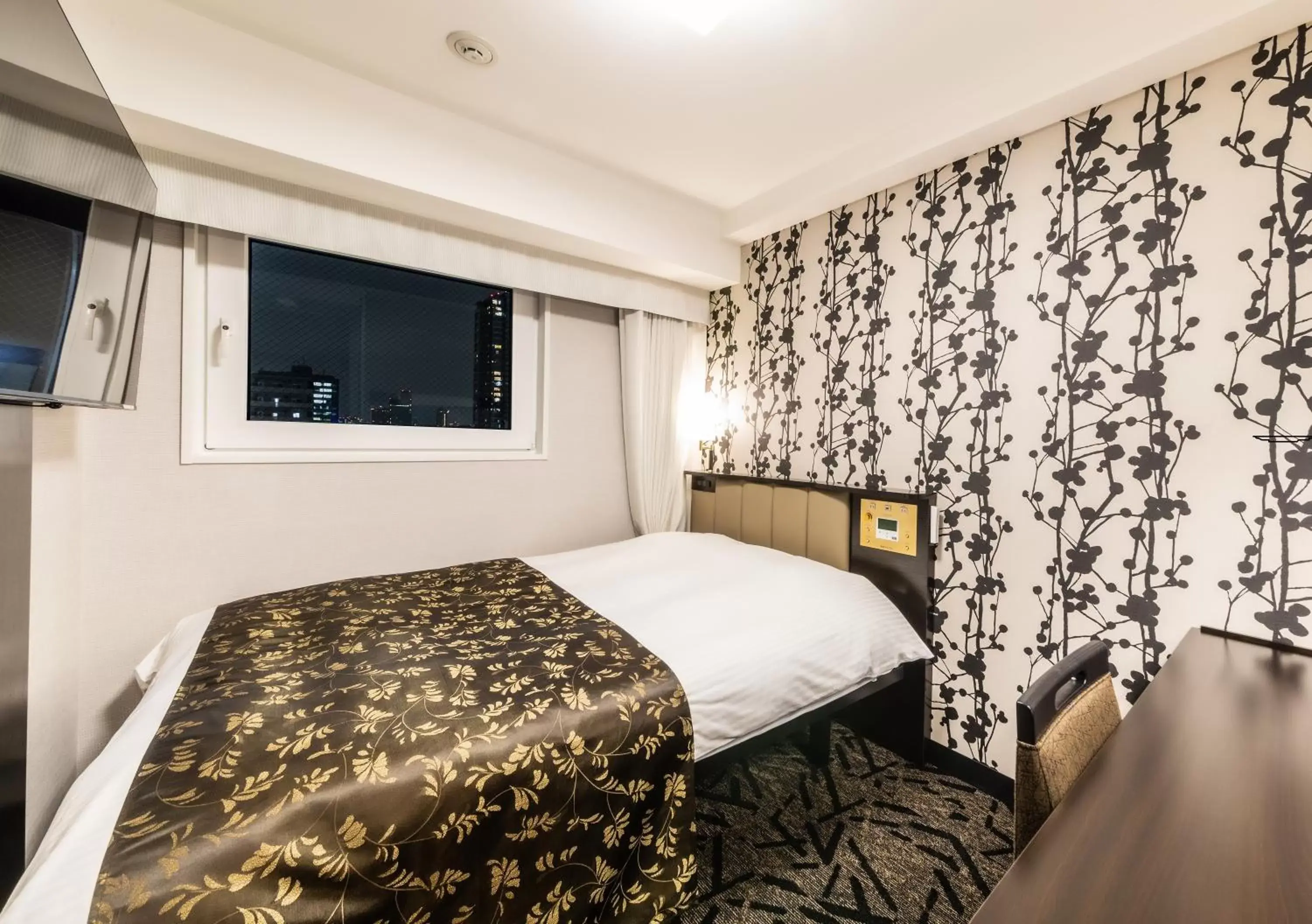Photo of the whole room, Bed in APA Hotel Akihabara Ekikita