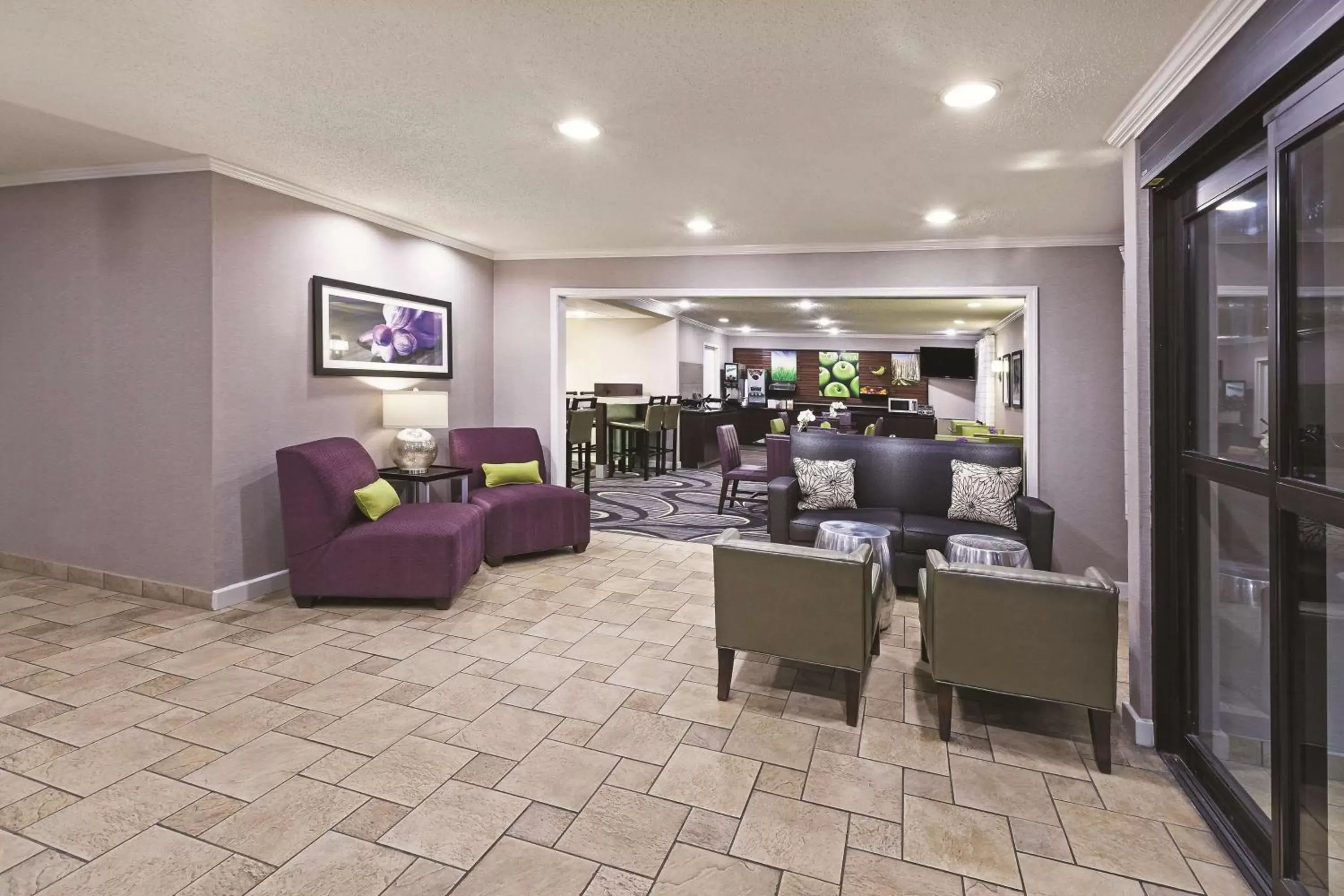 Lobby or reception in La Quinta by Wyndham N Little Rock - McCain Mall