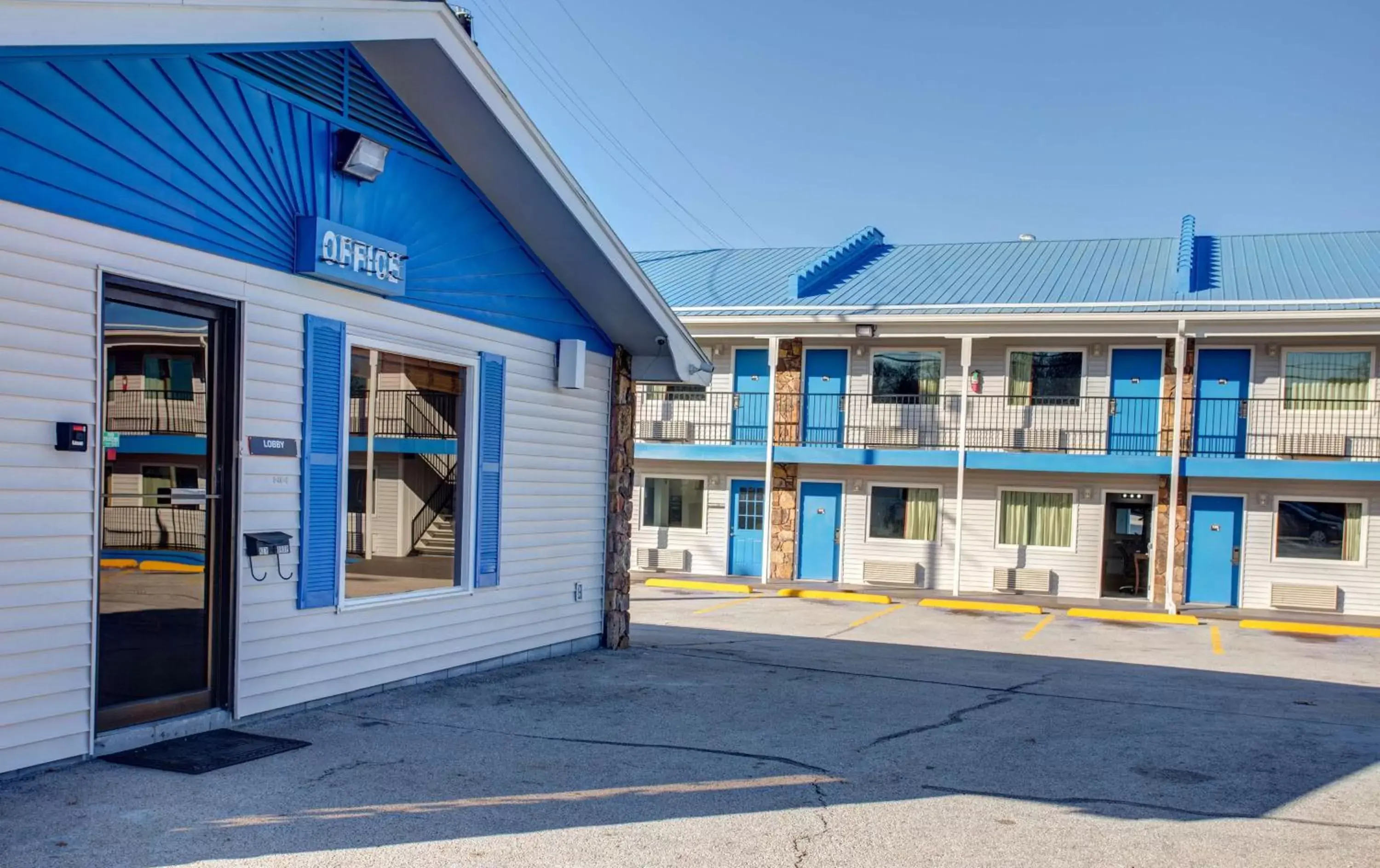 Property building in Motel 6 Branson, Mo