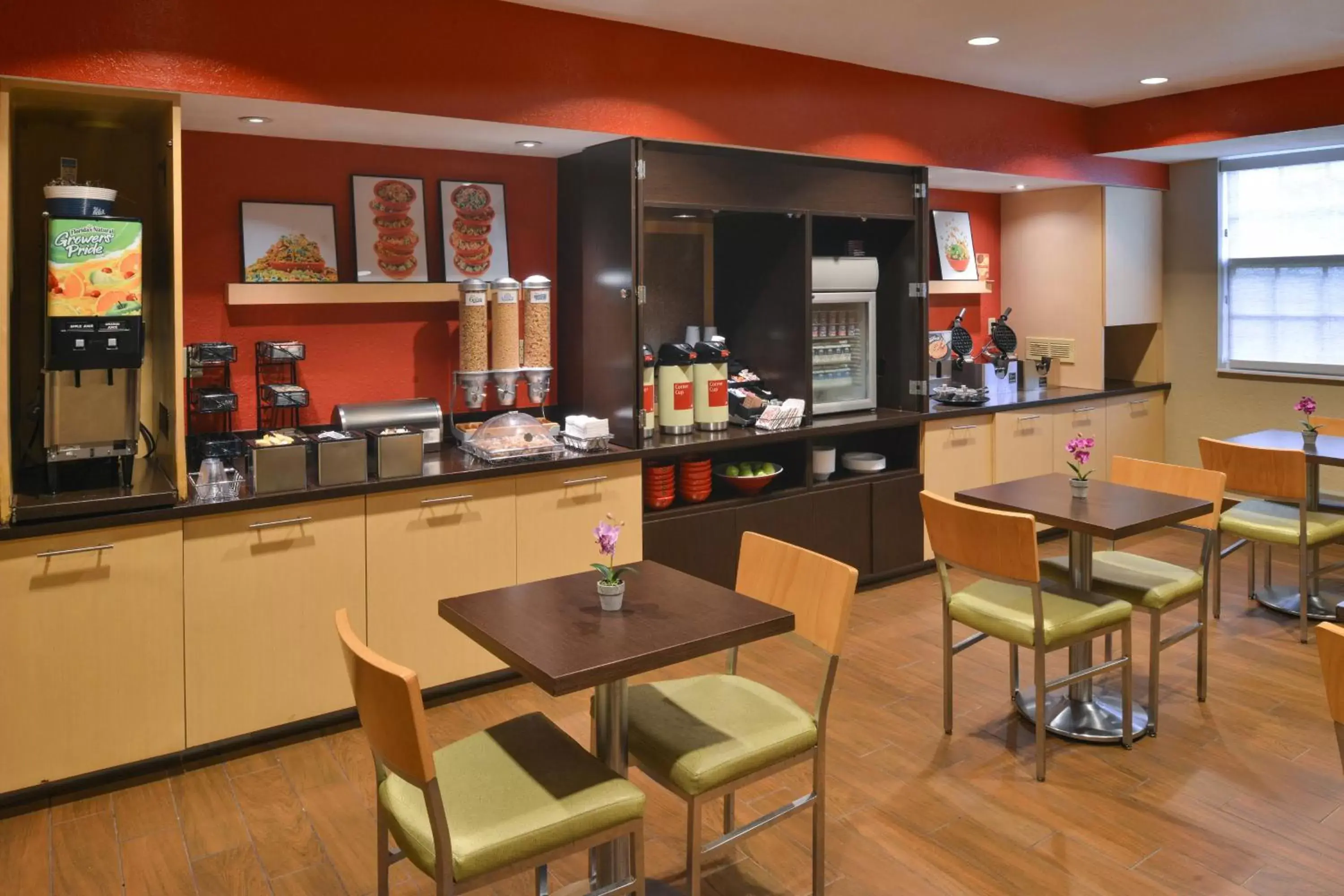 Breakfast, Restaurant/Places to Eat in TownePlace Suites Miami West Doral Area
