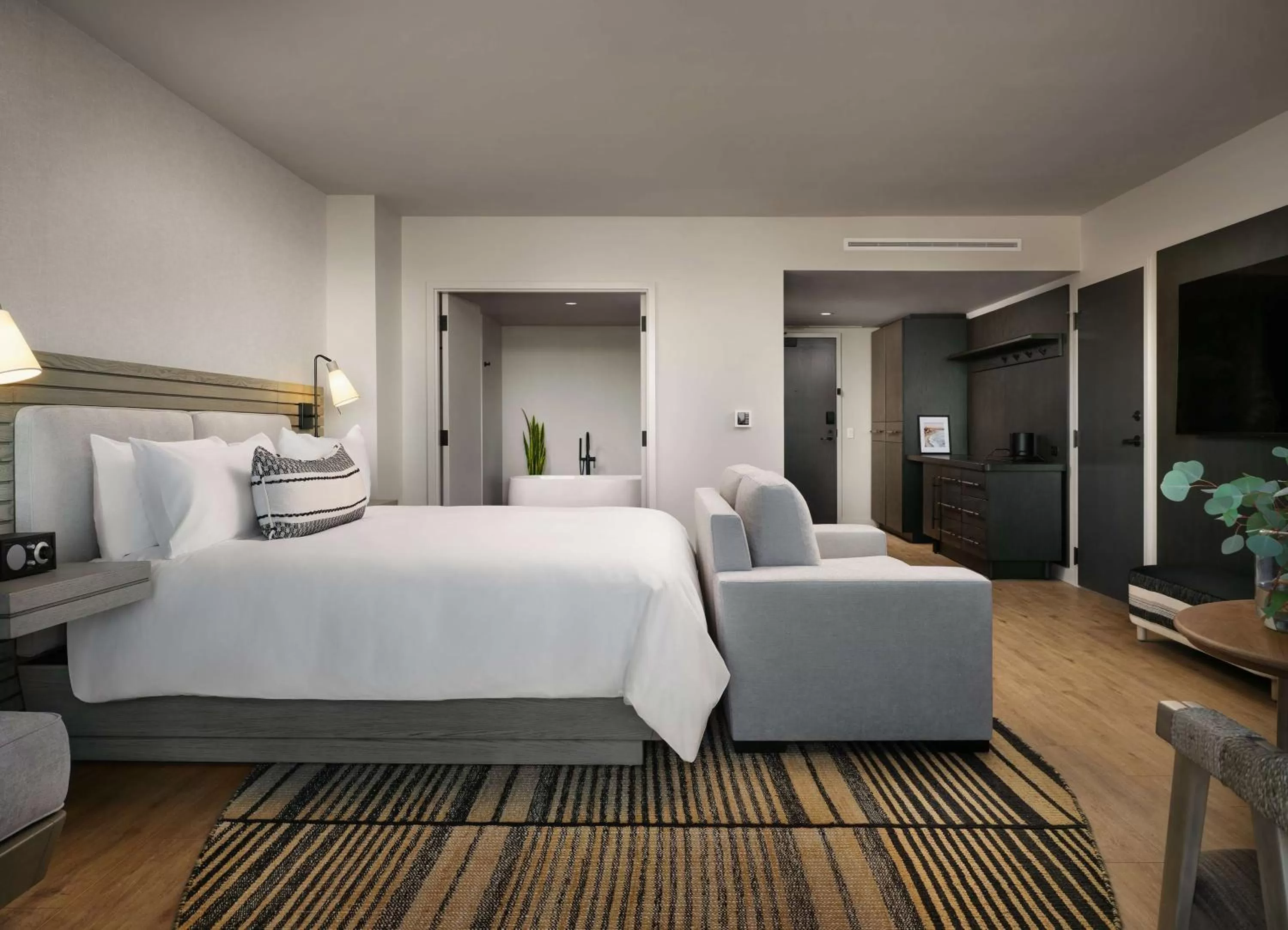 Photo of the whole room, Bed in Alila Marea Beach Resort Encinitas, a Hyatt Resort